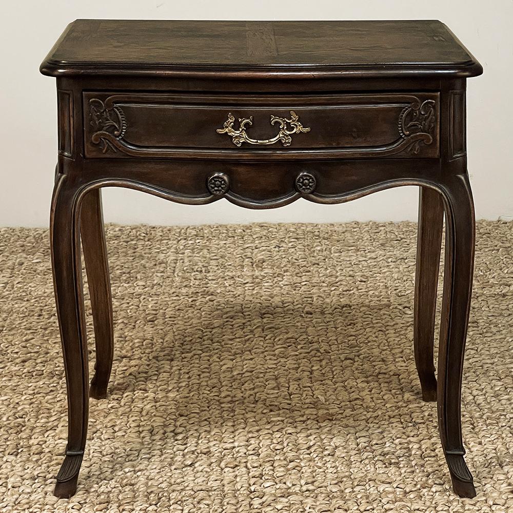 Antique Country French Louis XV Walnut Nightstand ~ End Table In Good Condition For Sale In Dallas, TX
