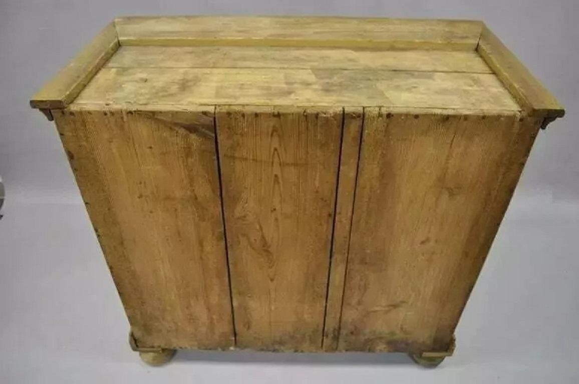 Antike Land Französisch neoklassischen Putti gemalt Kiefer Cupboard Cabinet Hutch im Angebot 3