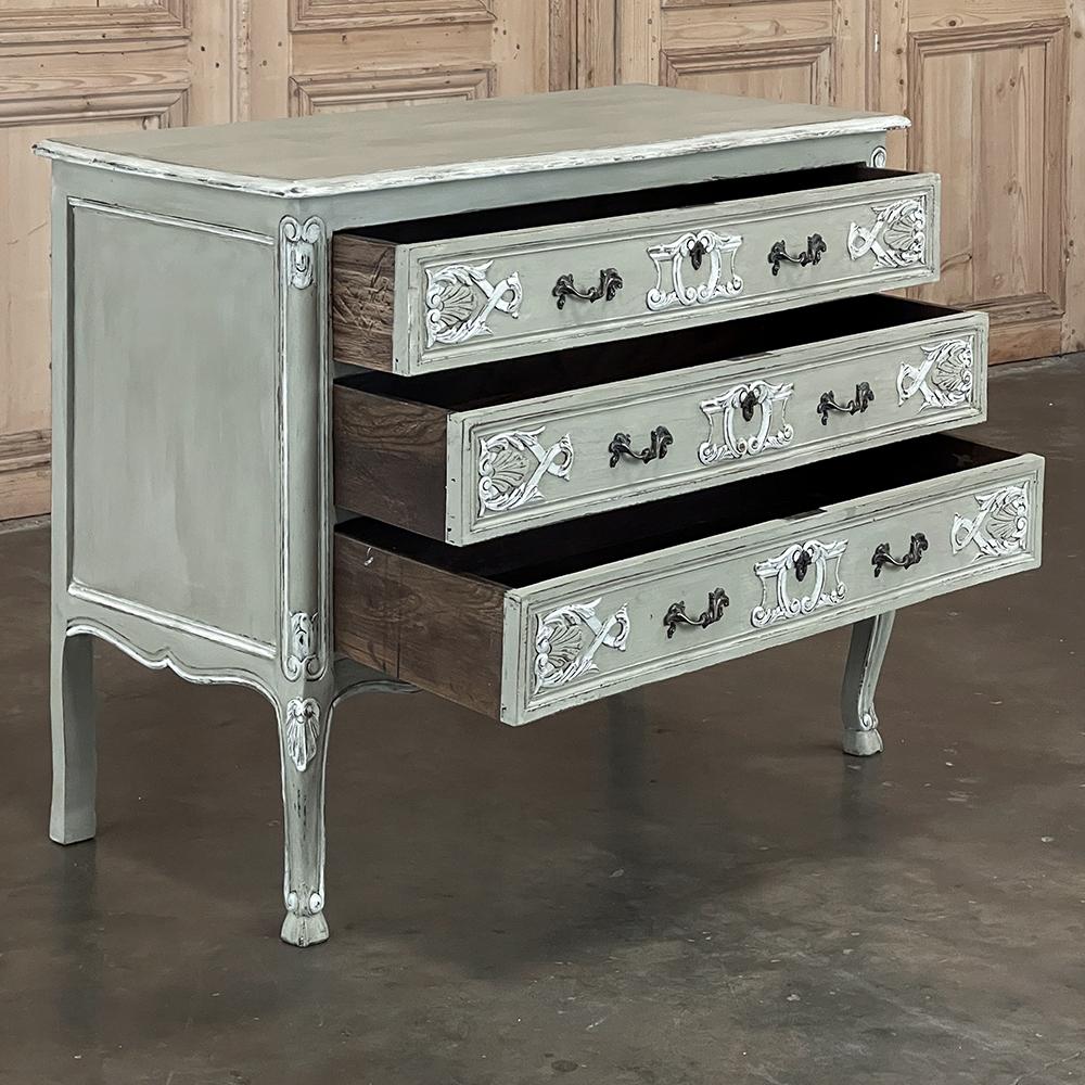 Fait main Ancienne commode française peinte de style campagnard en vente