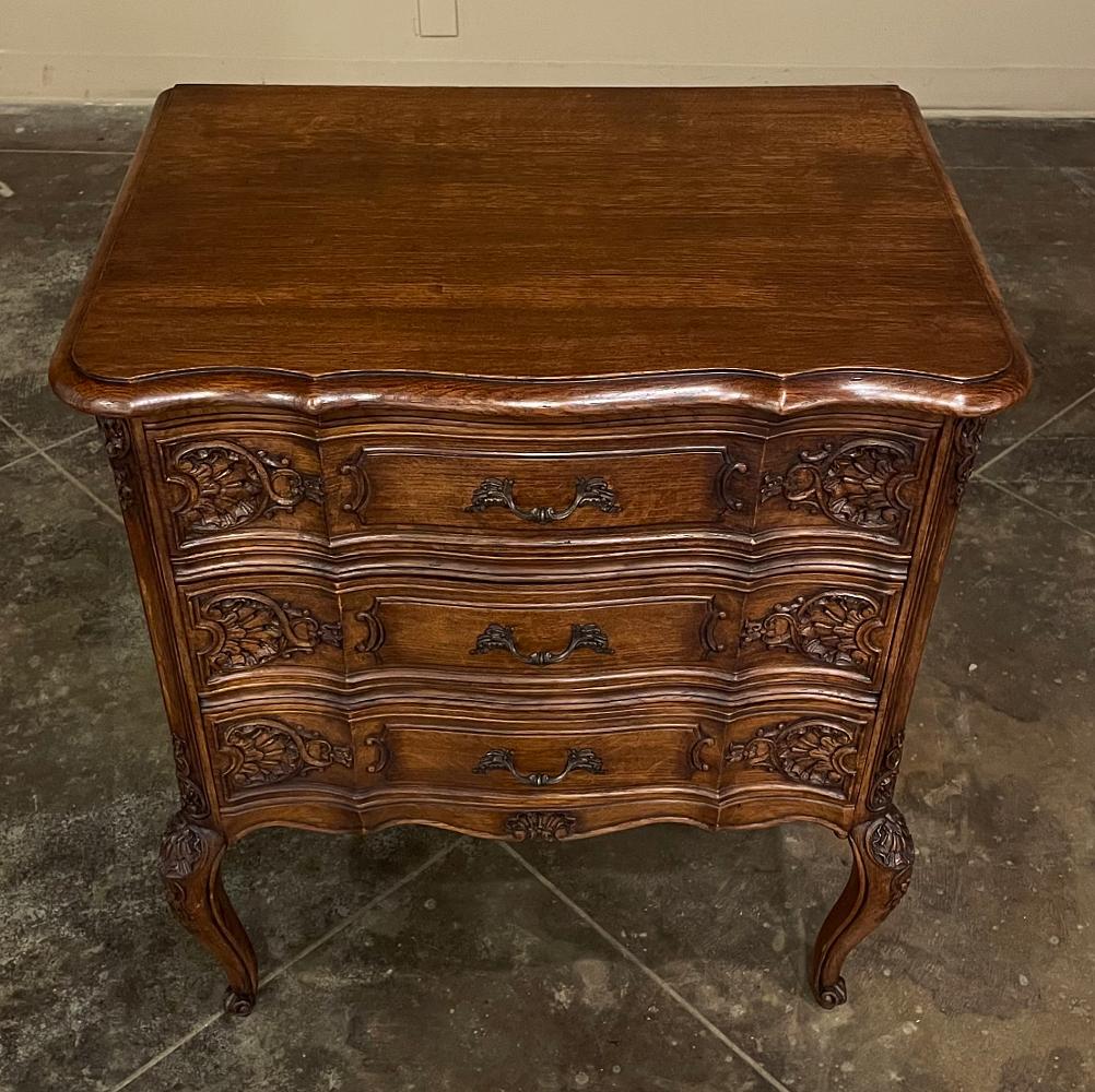 Antique Country French Petite Commode ~ Nightstand In Good Condition In Dallas, TX