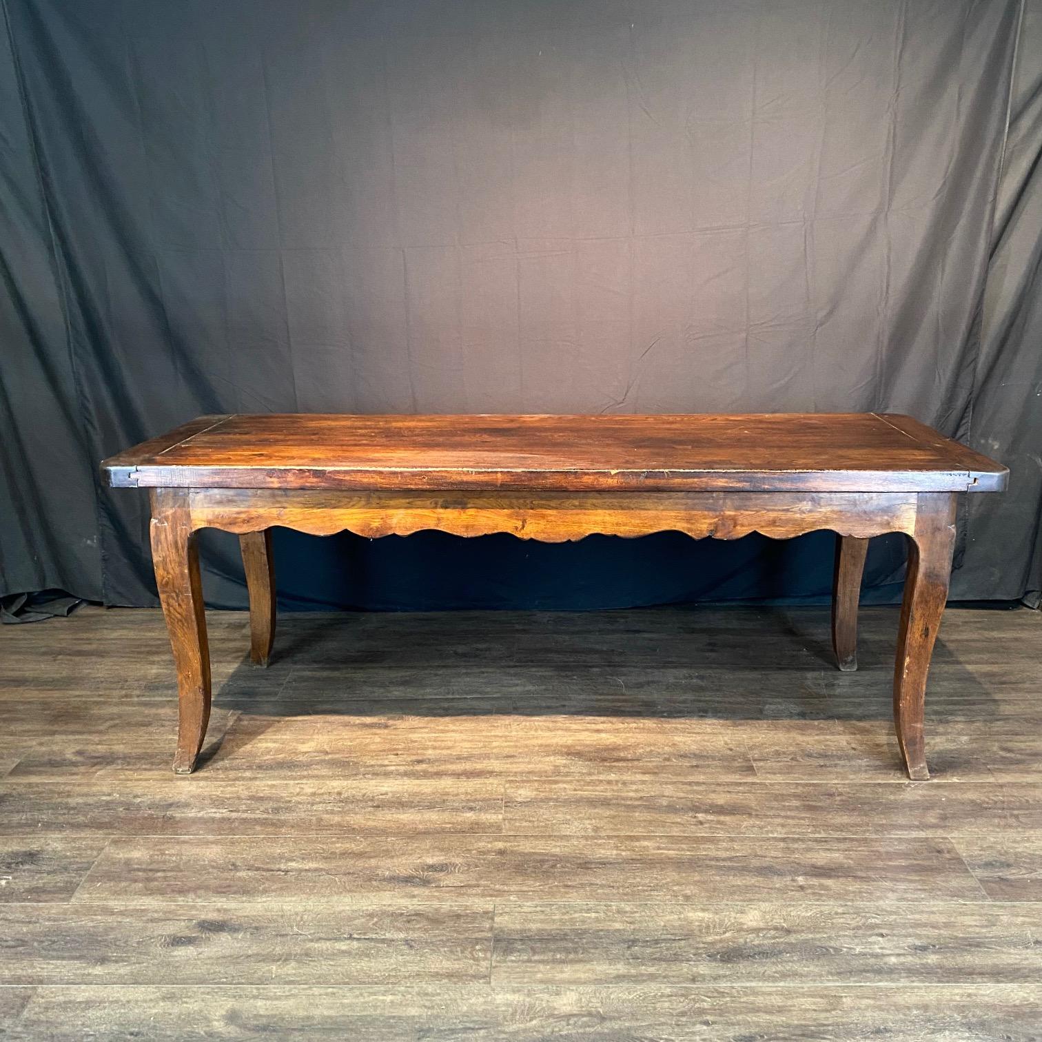 Table de salle à manger de campagne Antique French Provincial en vente 5
