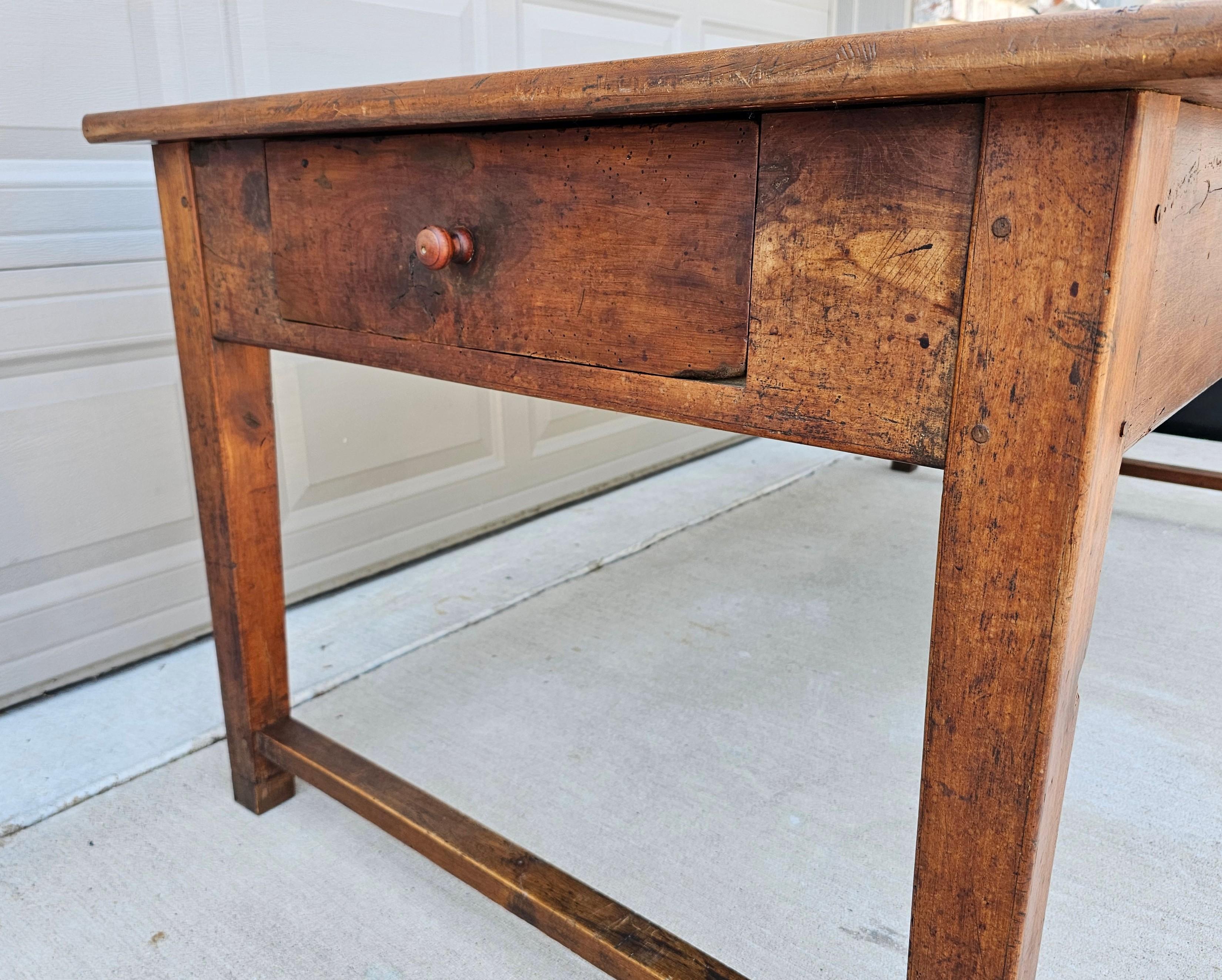 Antique French Provincial Fruitwood Farmhouse Table Isola da cucina 5