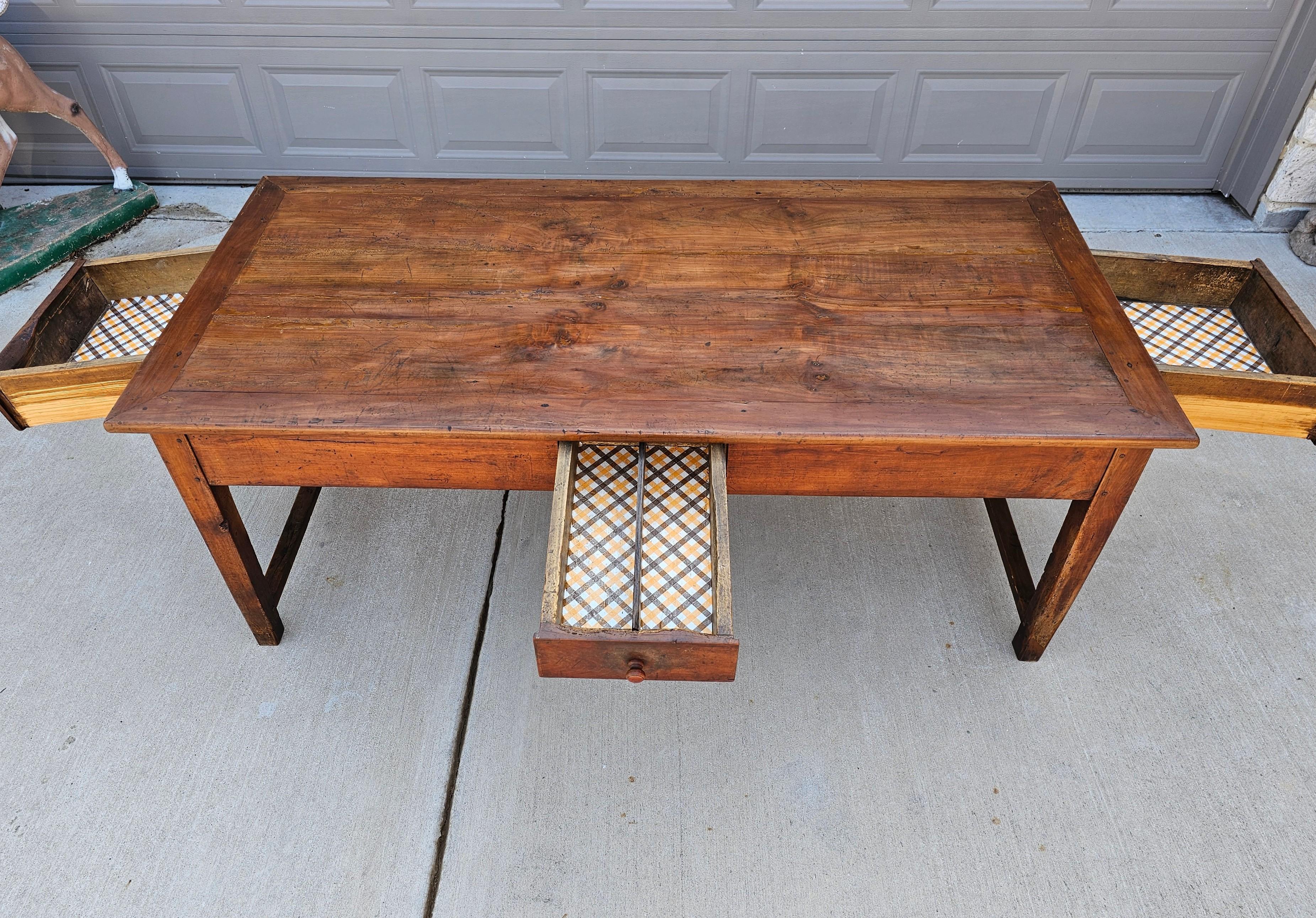 Antique French Provincial Fruitwood Farmhouse Table Isola da cucina 7