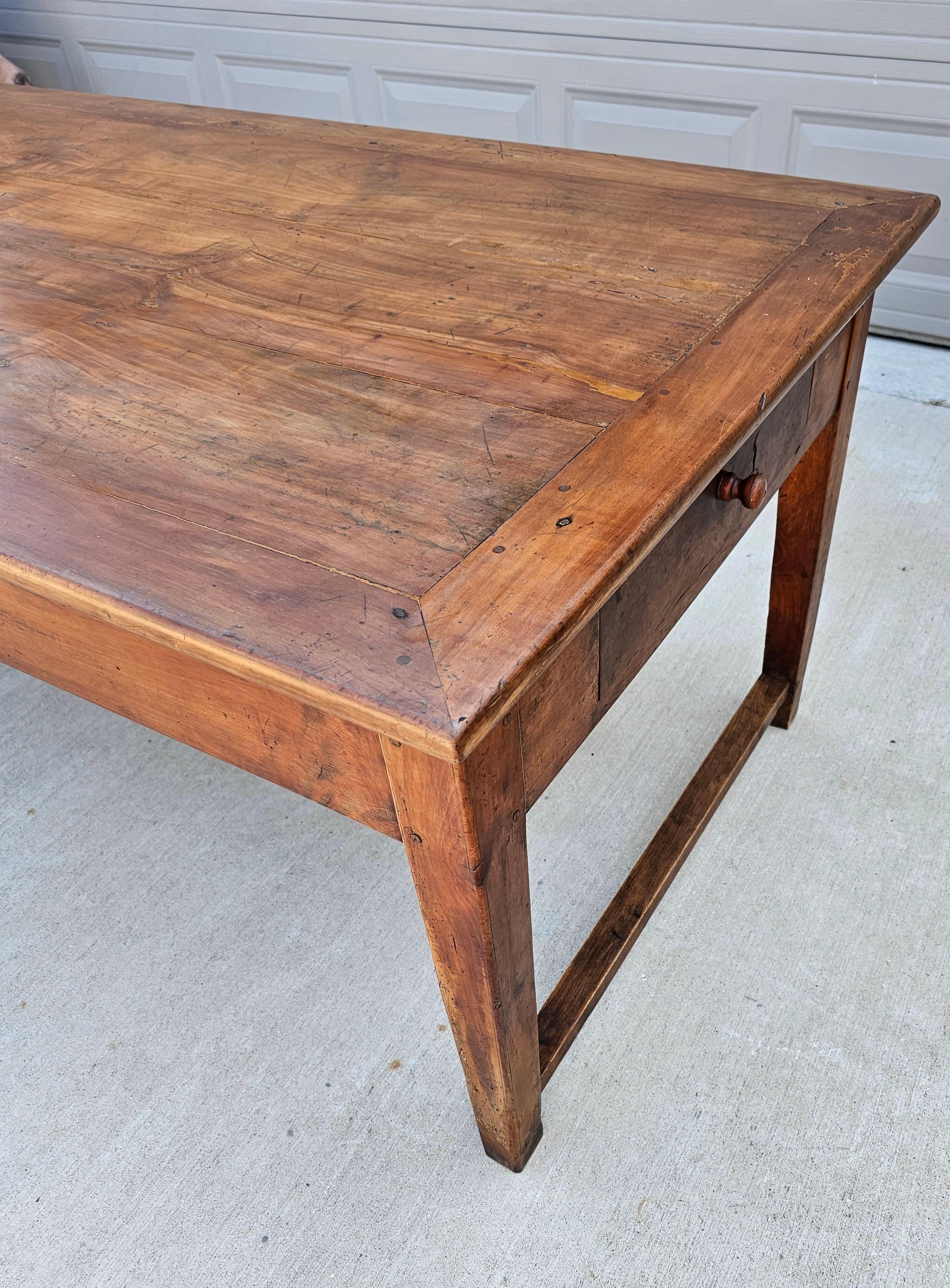 Antique French Provincial Fruitwood Farmhouse Table Isola da cucina 9