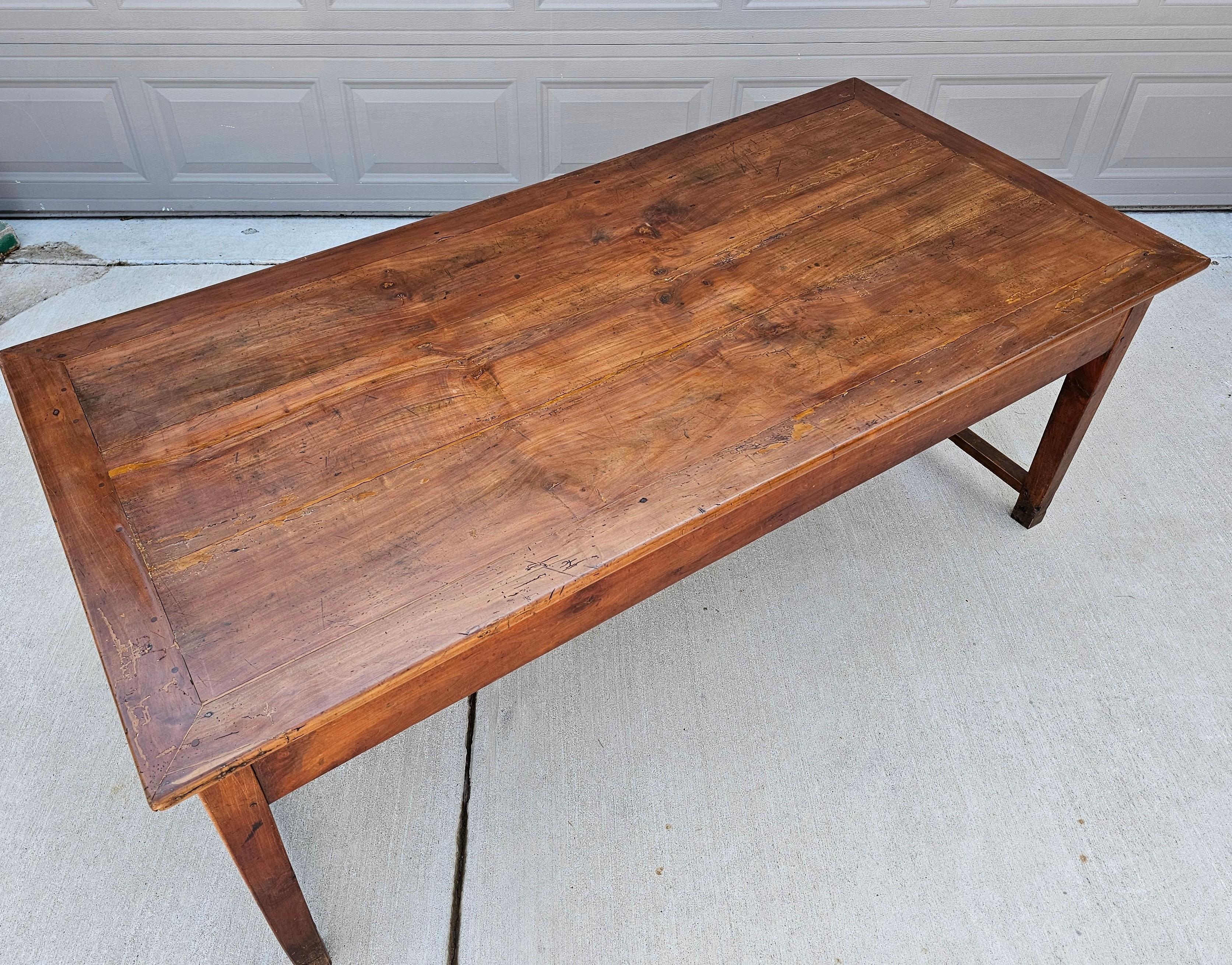 Antique French Provincial Fruitwood Farmhouse Table Isola da cucina In condizioni buone a Forney, TX