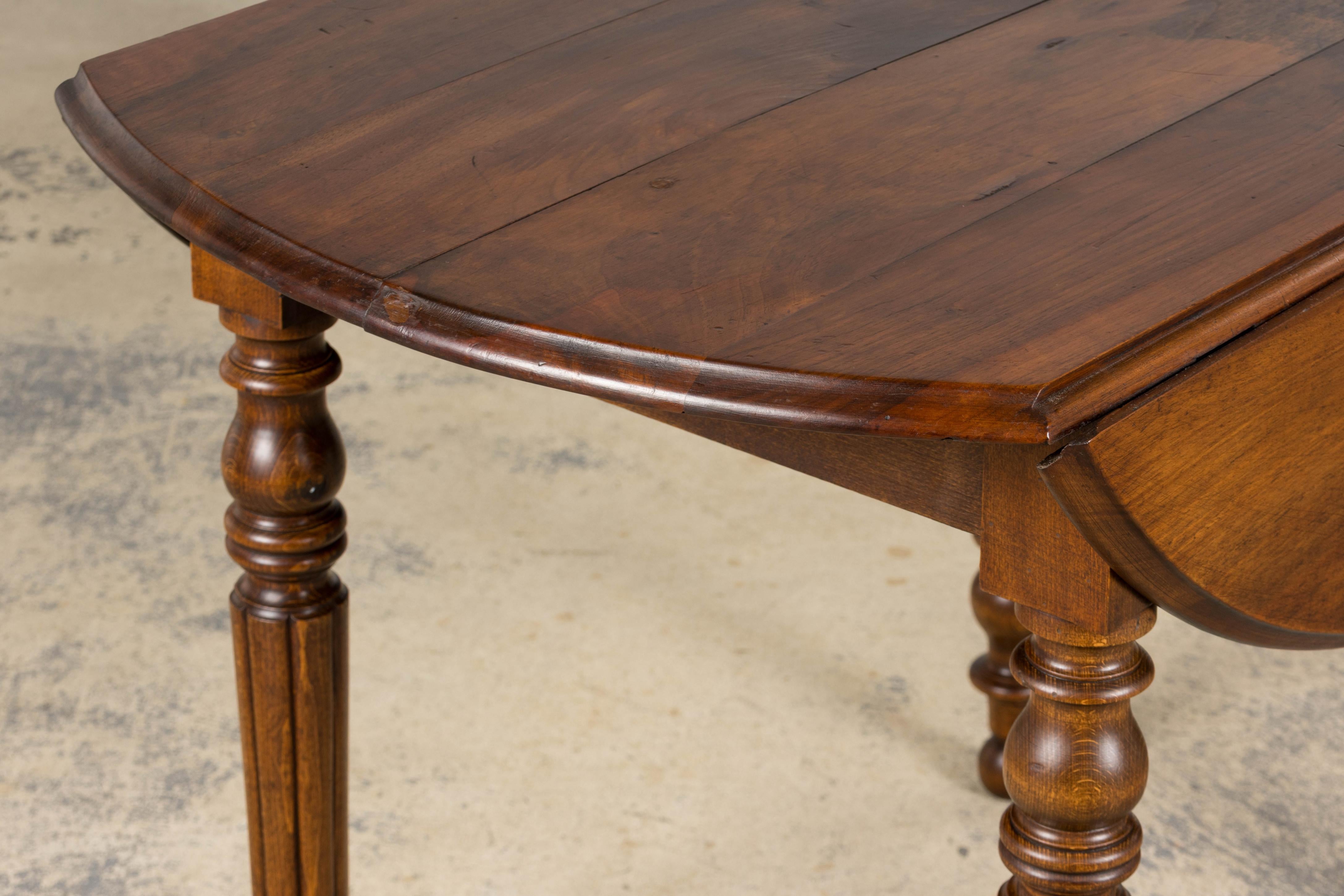 Antique Country French Provincial Maple Drop Leaf Table For Sale 12