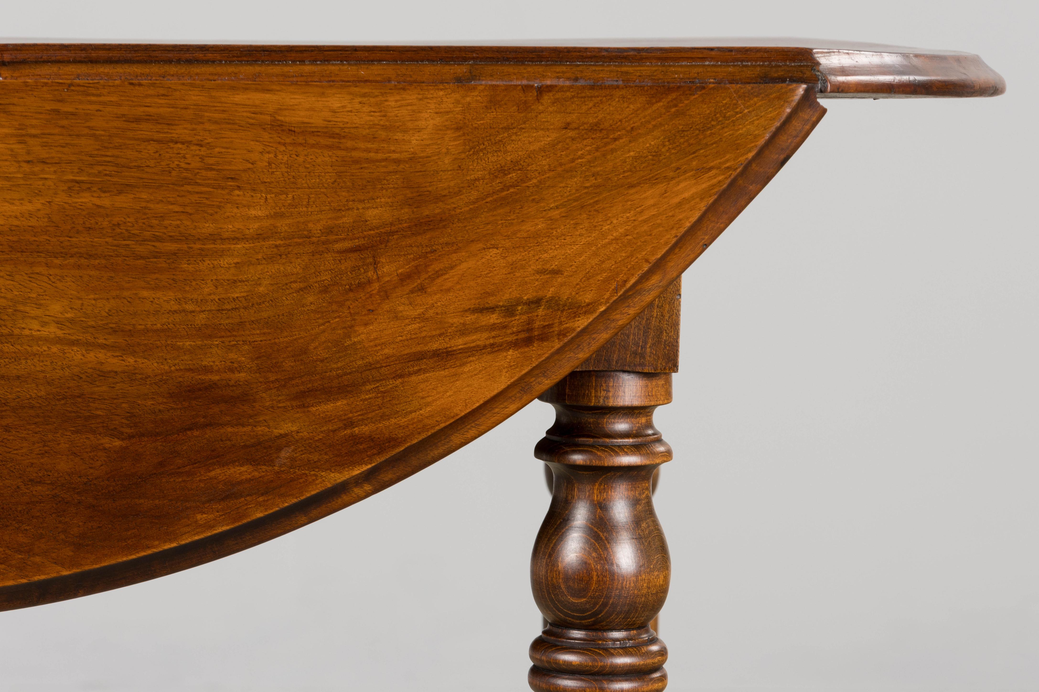 Antique Country French Provincial Maple Drop Leaf Table For Sale 4