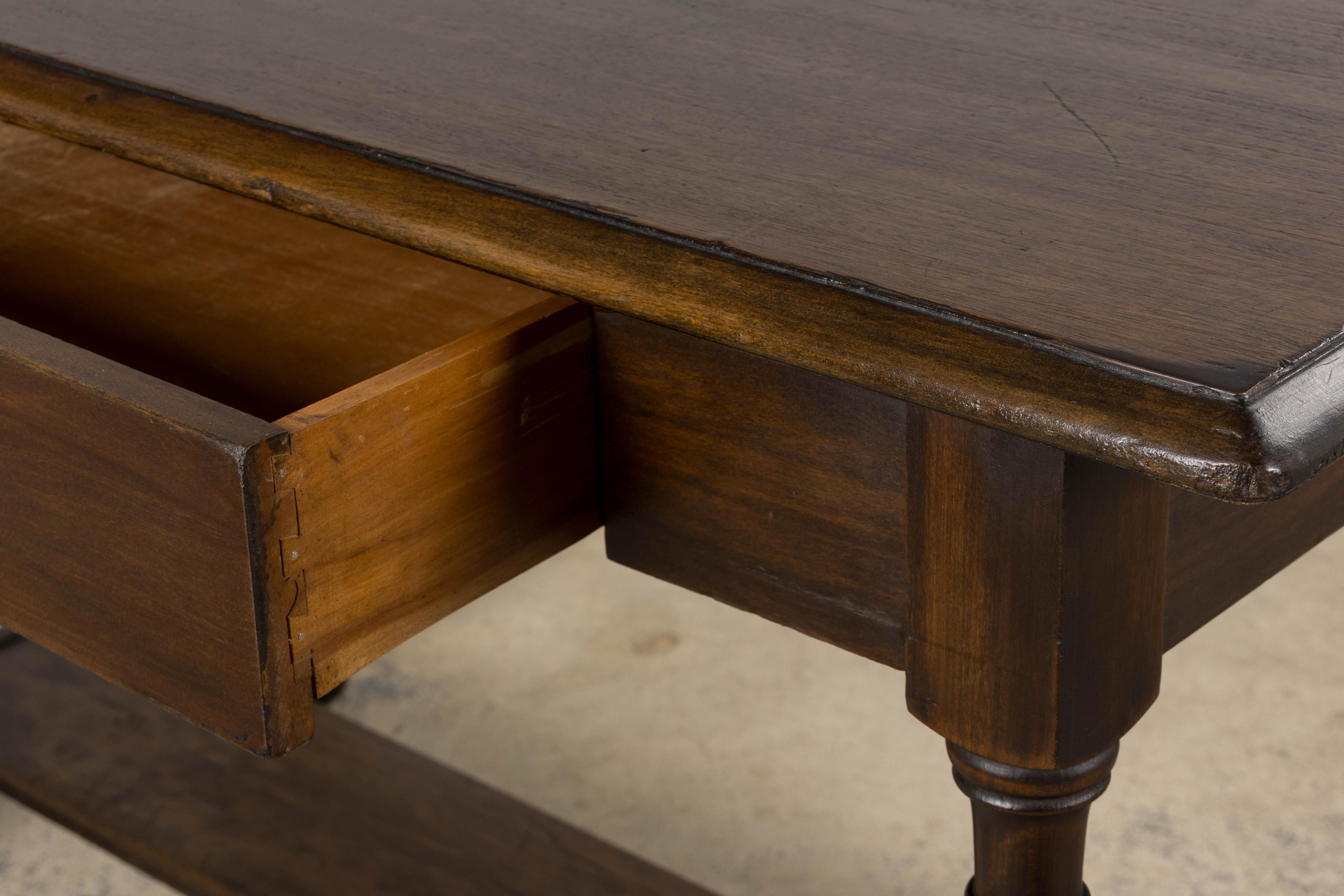 Antique French Provincial Maple Writing Table (Tavolo da scrittura in acero) in vendita 9