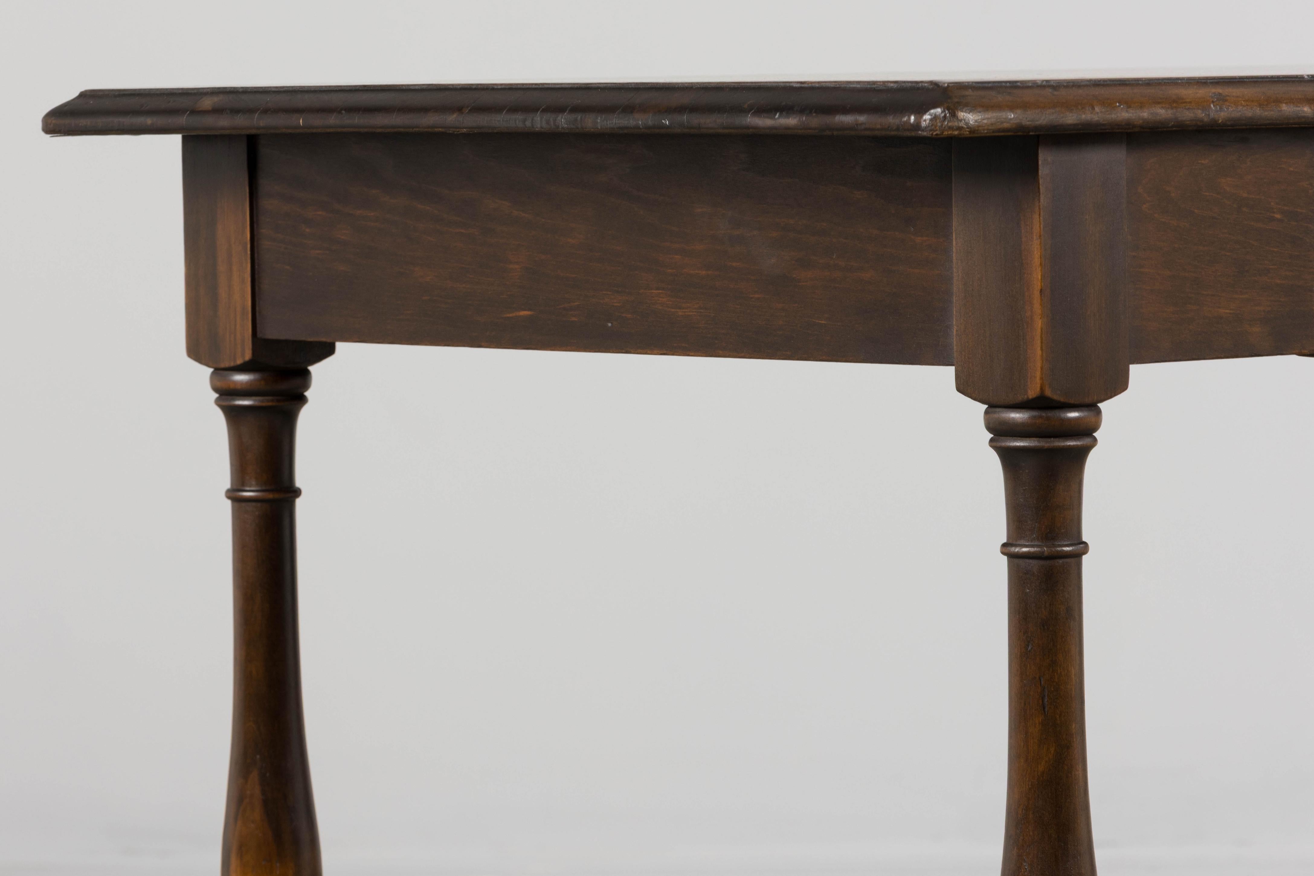 Antique French Provincial Maple Writing Table (Tavolo da scrittura in acero) in vendita 1