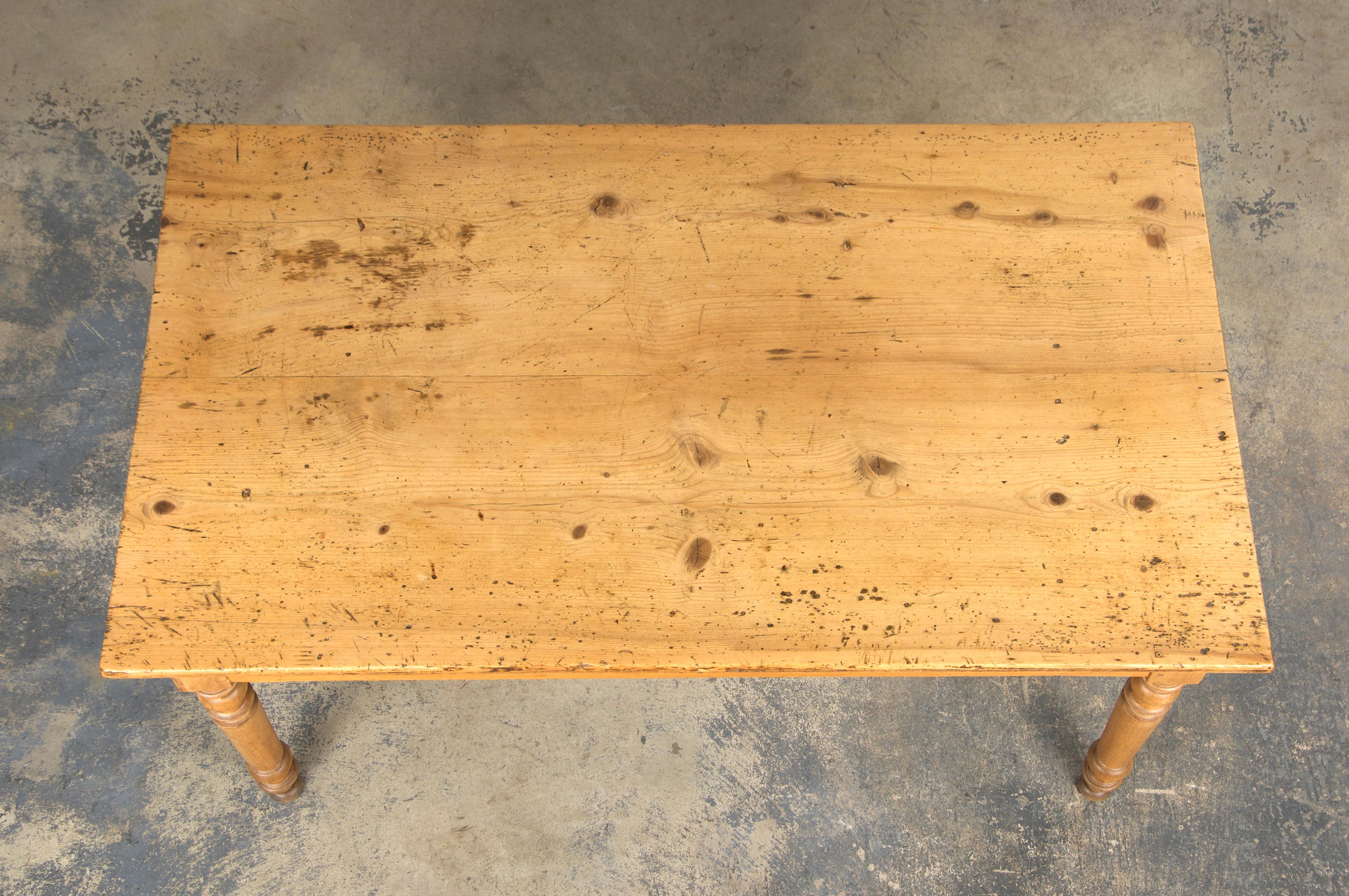 Antique Country French Provincial Mesa de granja de pino Francés en venta
