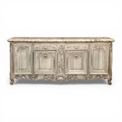 Antiguo aparador francés de nogal rayado con tapa de mármol de Siena grueso