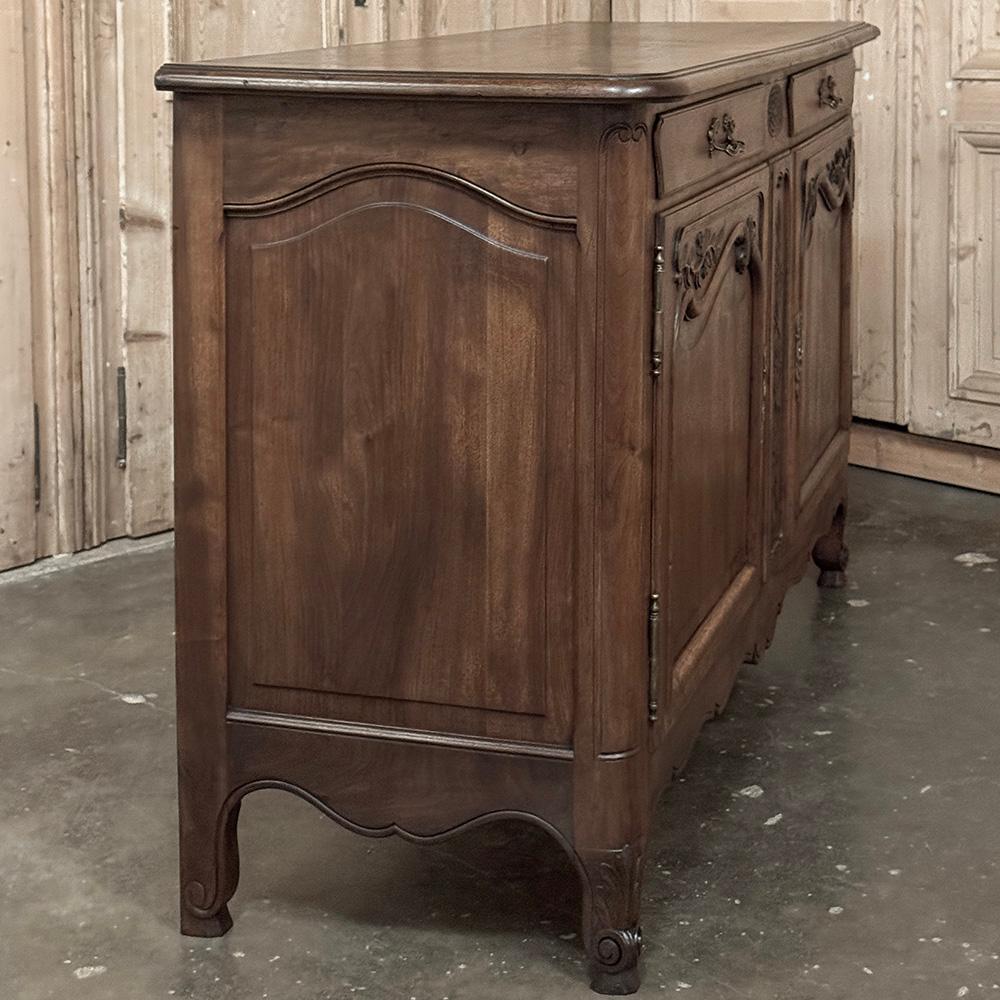Antique Country French Buffet de Nogal ~ Credenza en venta 10