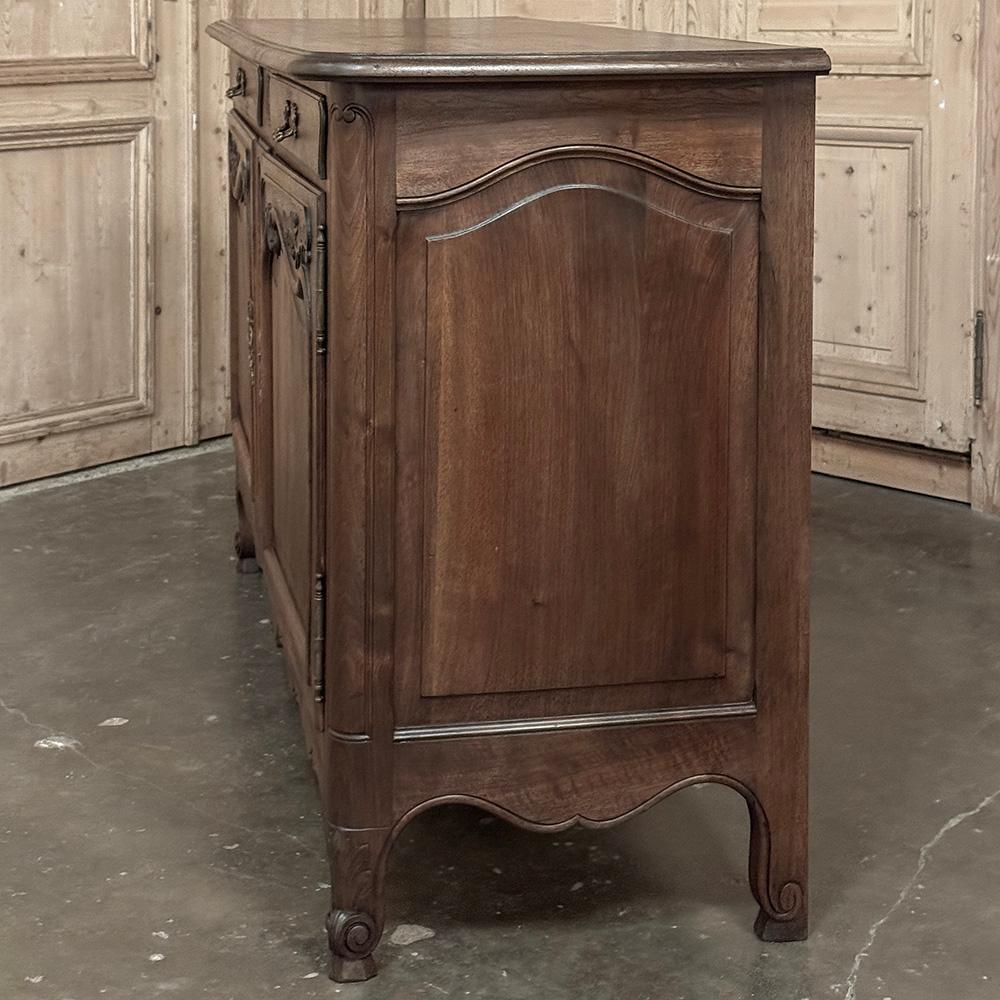 Antique Country French Buffet de Nogal ~ Credenza en venta 11