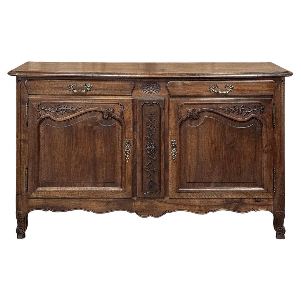 Antique Country French Buffet de Nogal ~ Credenza en venta