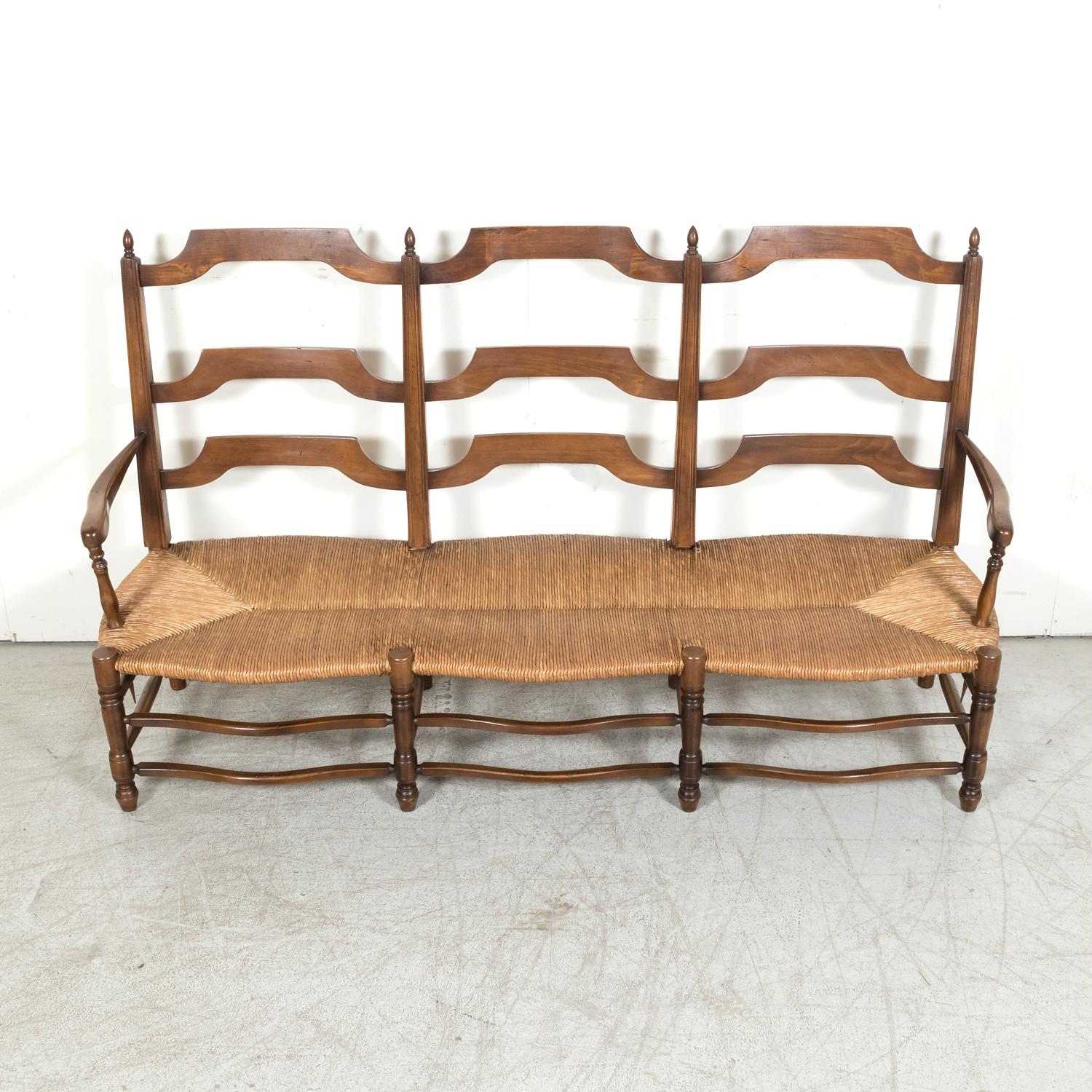 Antique Country French Walnut Ladder Back Settee or Radassier with Rush Seat In Good Condition For Sale In Birmingham, AL