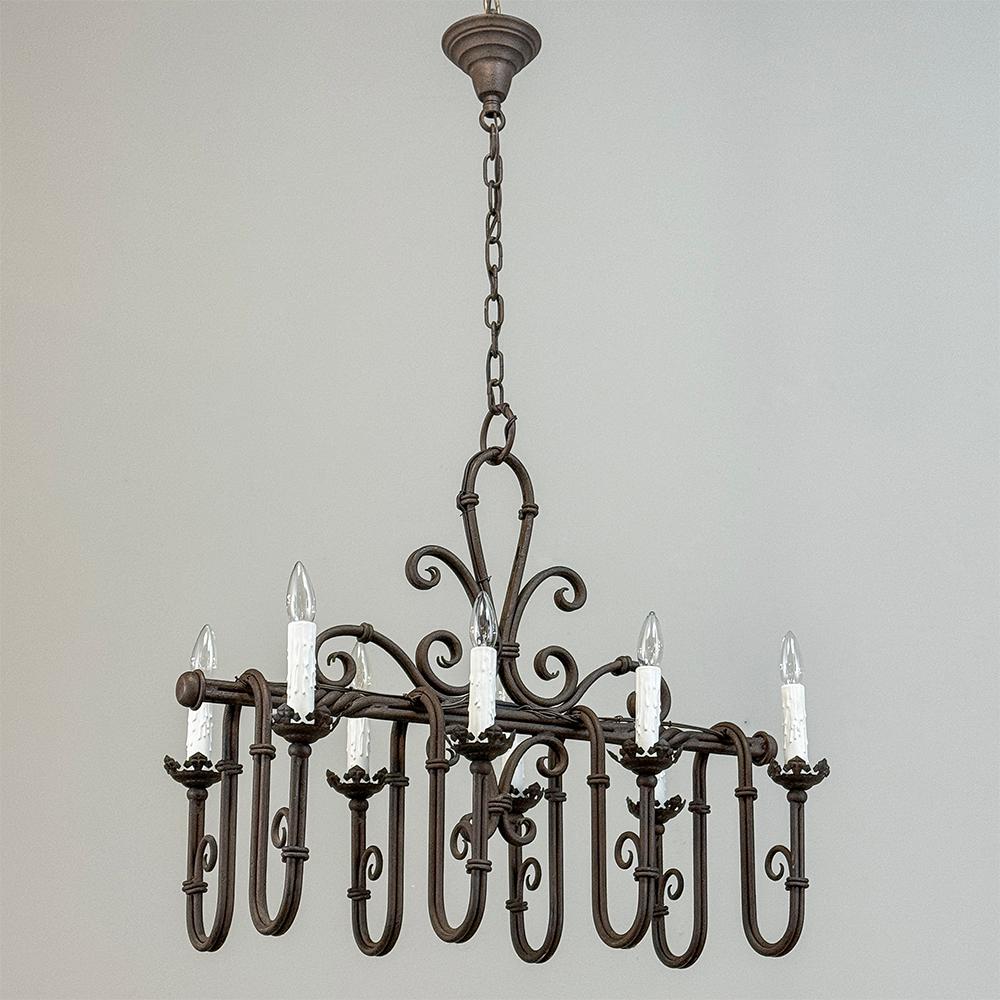Antique Country French Wrought Iron Chandelier In Good Condition For Sale In Dallas, TX
