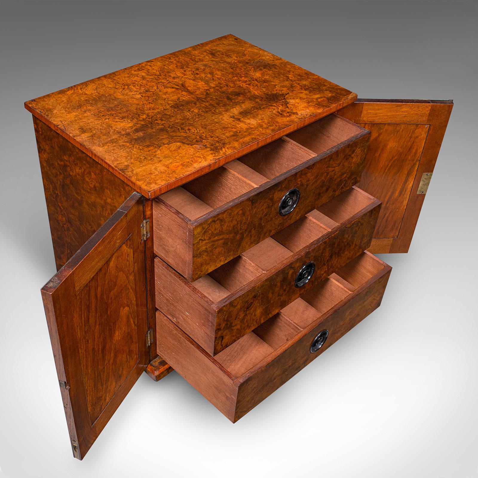 The House of Antiques Cassettiera per tovaglioli, inglese, mobile portaoggetti, primi anni vittoriani in vendita 3