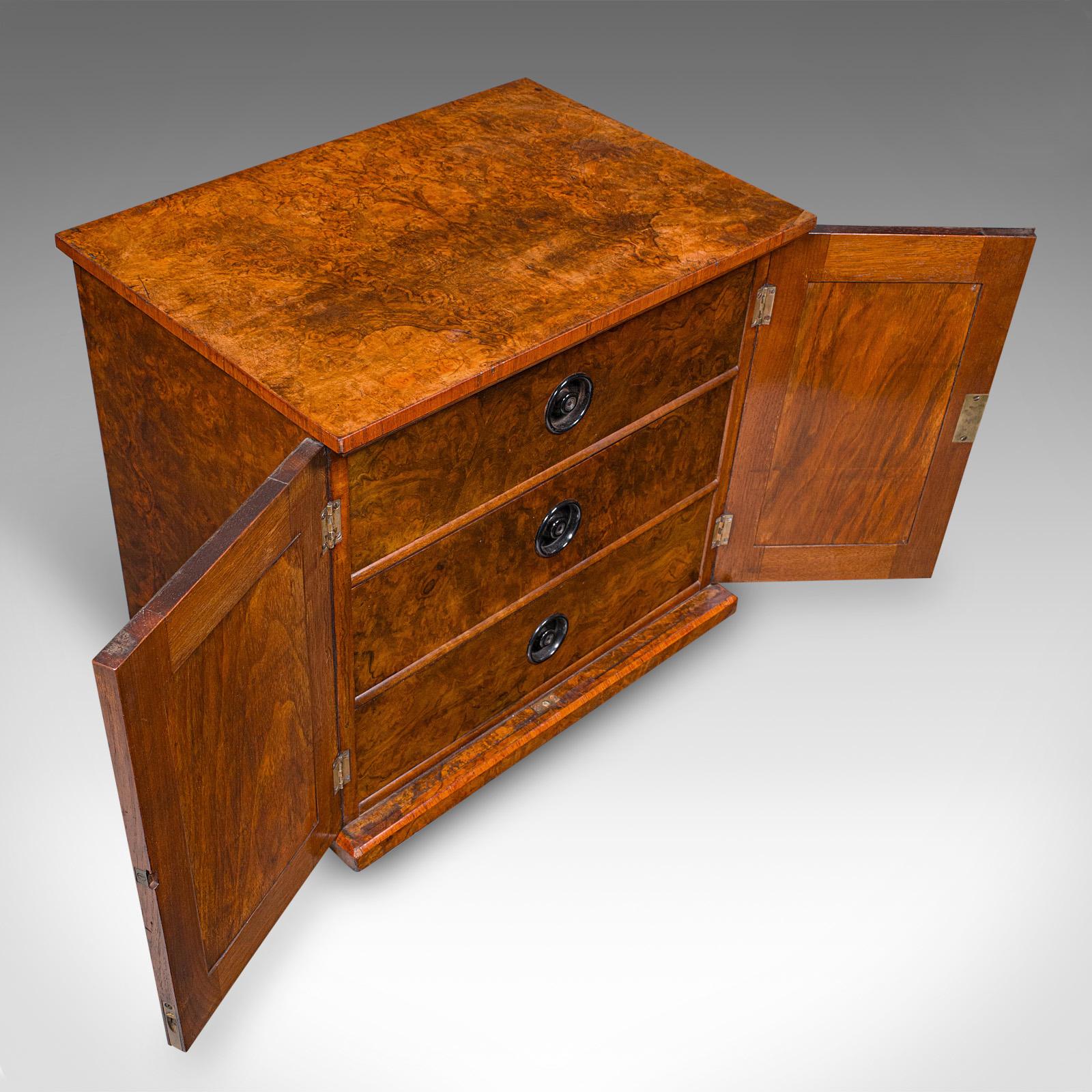 The House of Antiques Cassettiera per tovaglioli, inglese, mobile portaoggetti, primi anni vittoriani in vendita 2