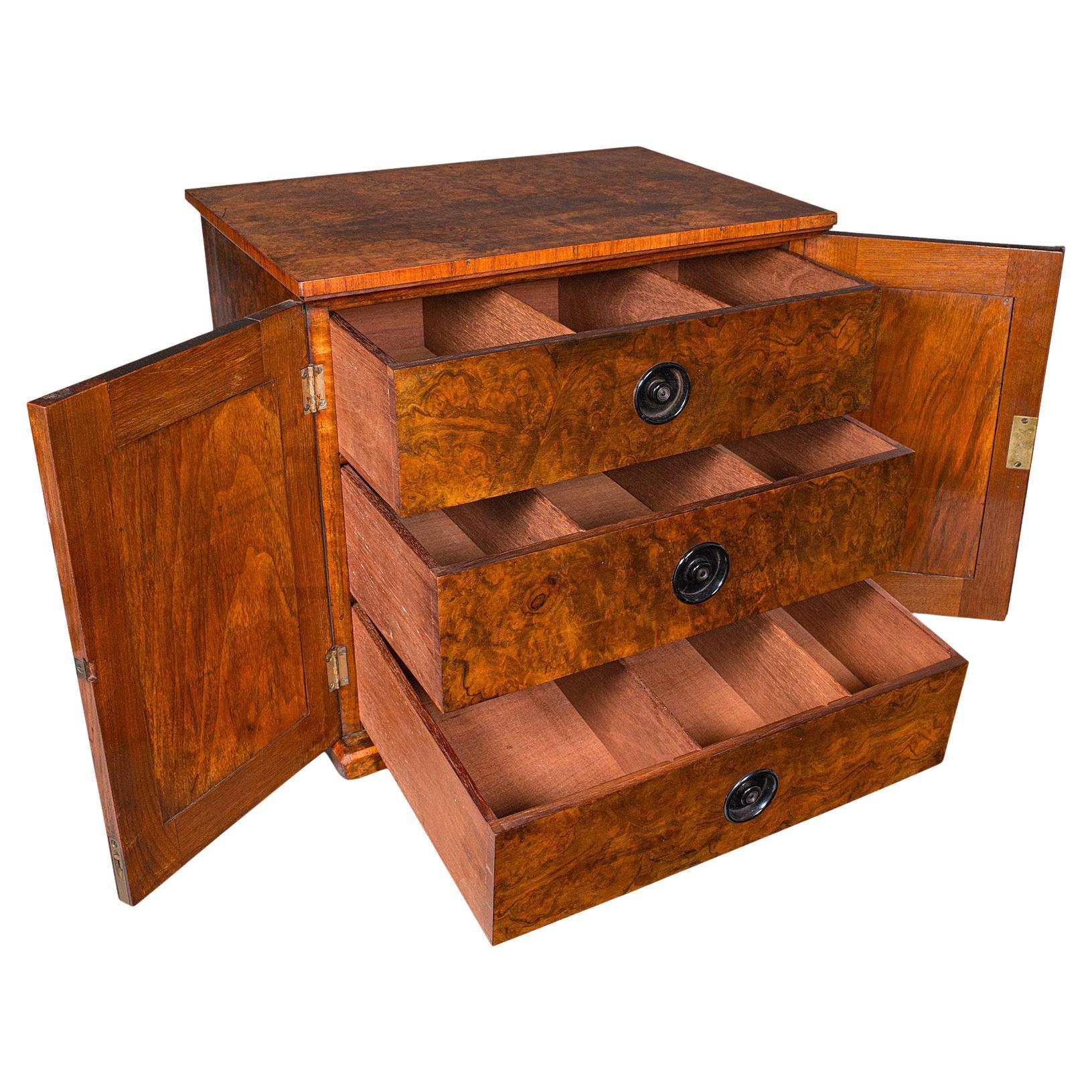 The House of Antiques Cassettiera per tovaglioli, inglese, mobile portaoggetti, primi anni vittoriani in vendita