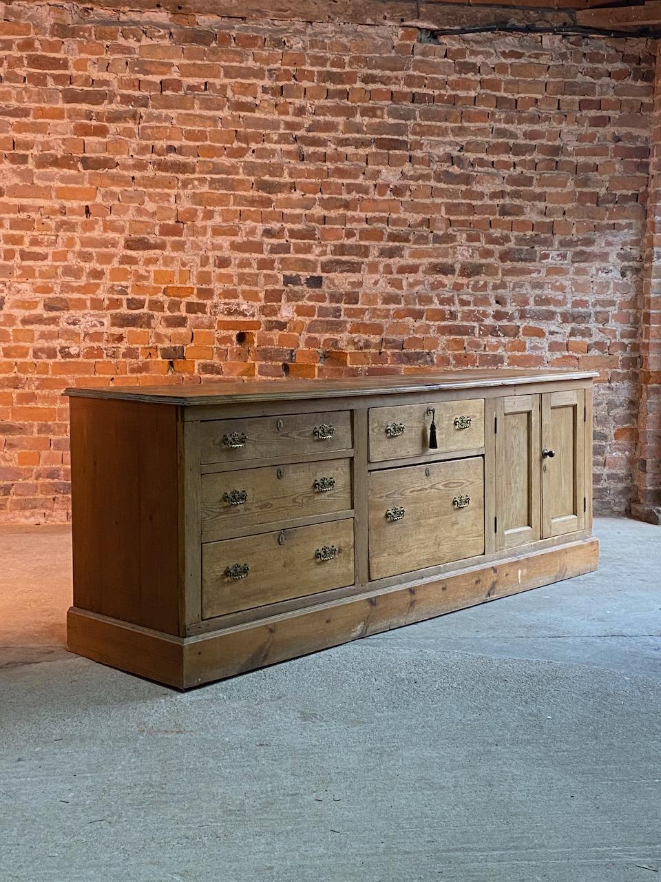 Antique Country House pine dresser sideboard 19th century, England, circa 1870

A substantial large and imposing antique English ‘Country House’ stripped pine kitchen dresser 19th century England Victorian era circa 1870, perfect to use in a