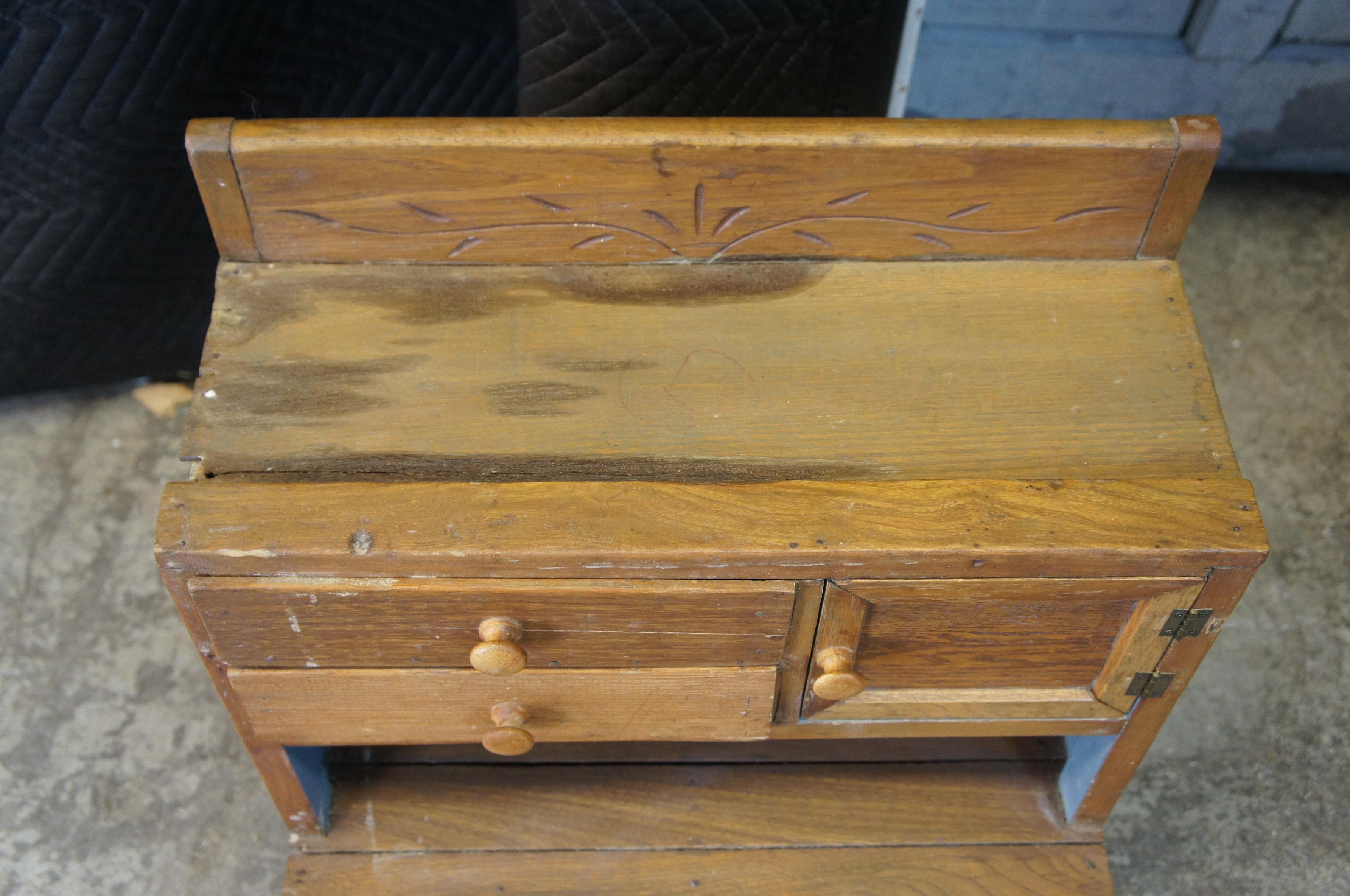 Antique Country Oak Childs Stepback Cupboard Hutch Hoosier Salesman Sample In Good Condition In Dayton, OH