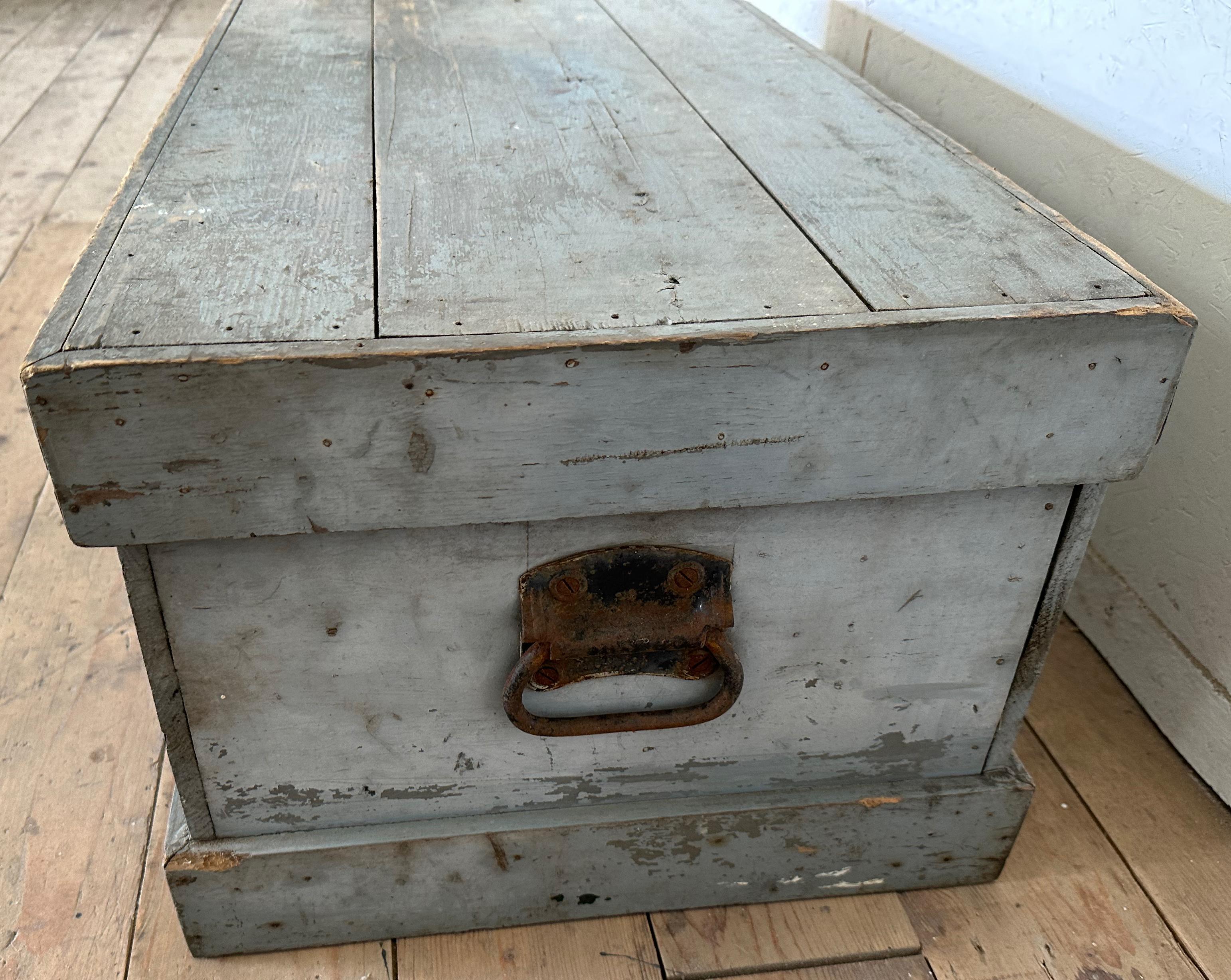 Antique Country Painted Blanket Chest or Coffee Table For Sale 2