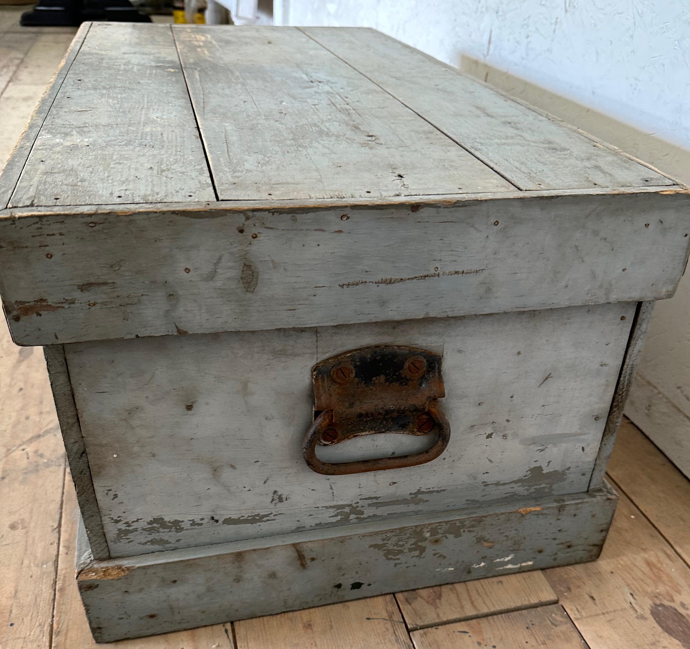Antique Country Painted Blanket Chest or Coffee Table For Sale 4