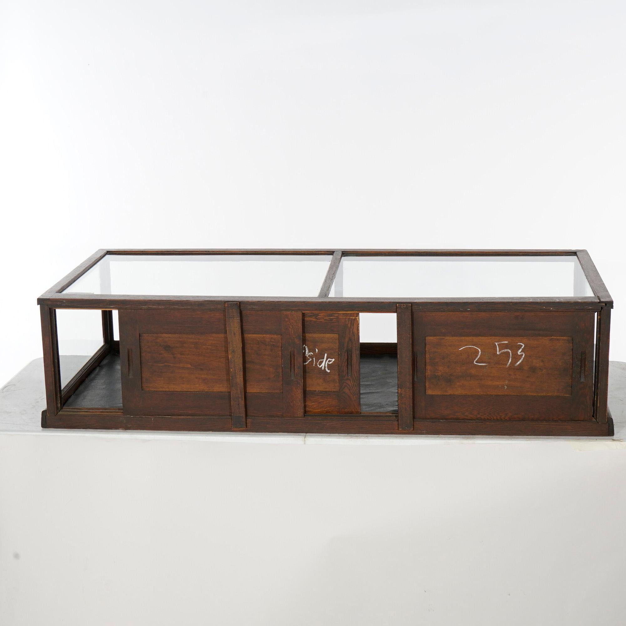 Antique Country Store Oak & Glass Flat Top Sun Mfg. Counter Display Case, c1900 In Good Condition In Big Flats, NY