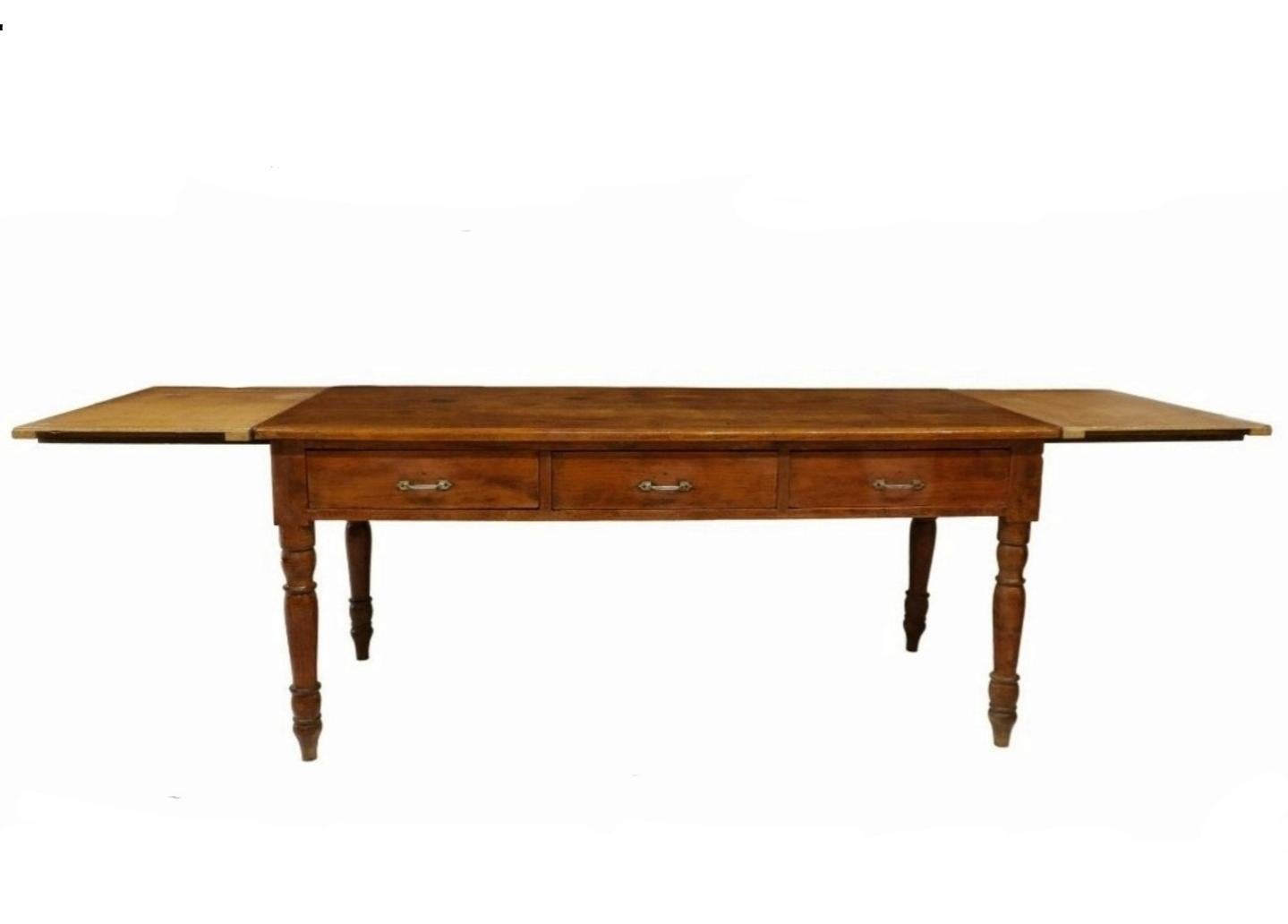 Antiquités County French Provincial Farmhouse Table à rallonge en pin en vente 2