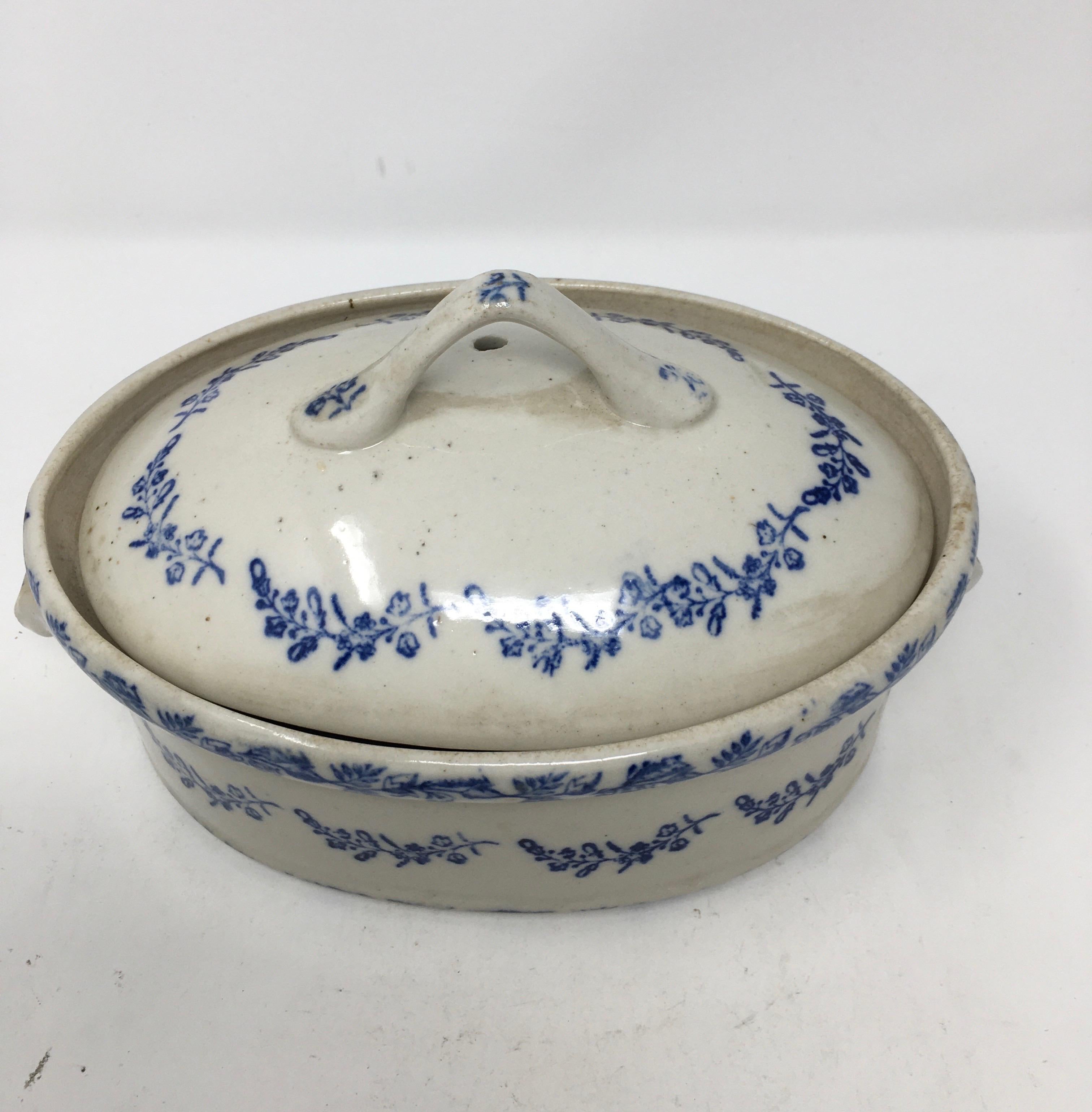 Antique Covered Casserole Dish In Good Condition In Houston, TX