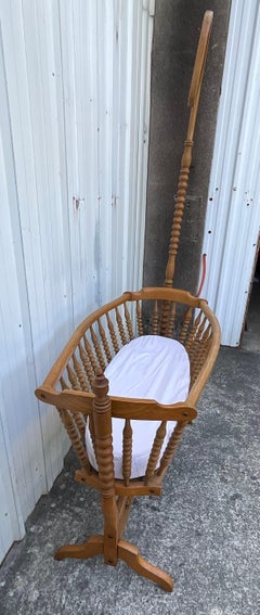 Antique Cradle In Solid Beech – Early 20th Century