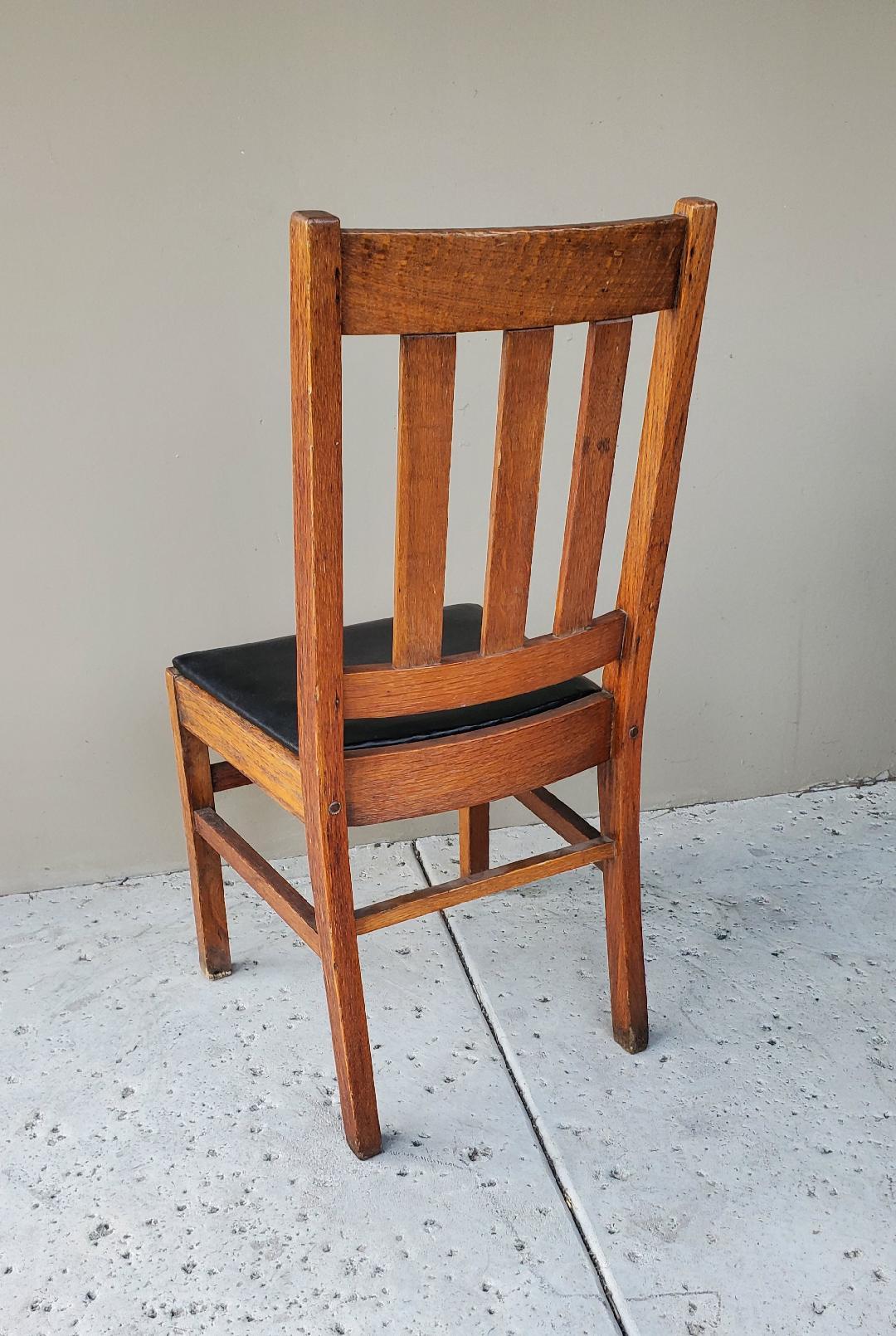 American Craftsman Antique Craftsman Quarter Sawn Oak Dining or Single Desk Chair Upholstered Seat (Chaise de bureau simple ou de salle à manger en chêne équarri) en vente
