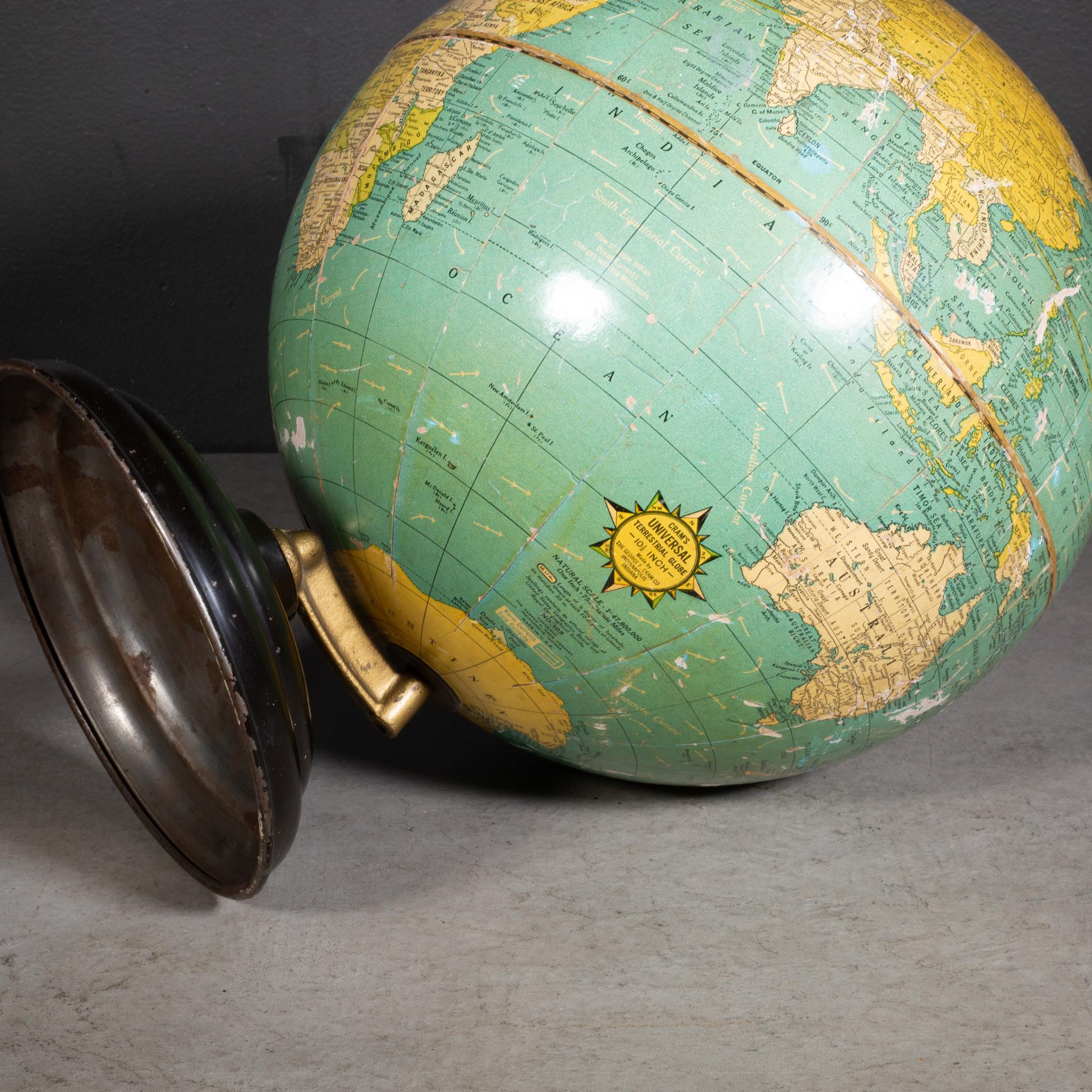 XX secolo Antico globo terrestre Cram's 1930-1940 circa in vendita