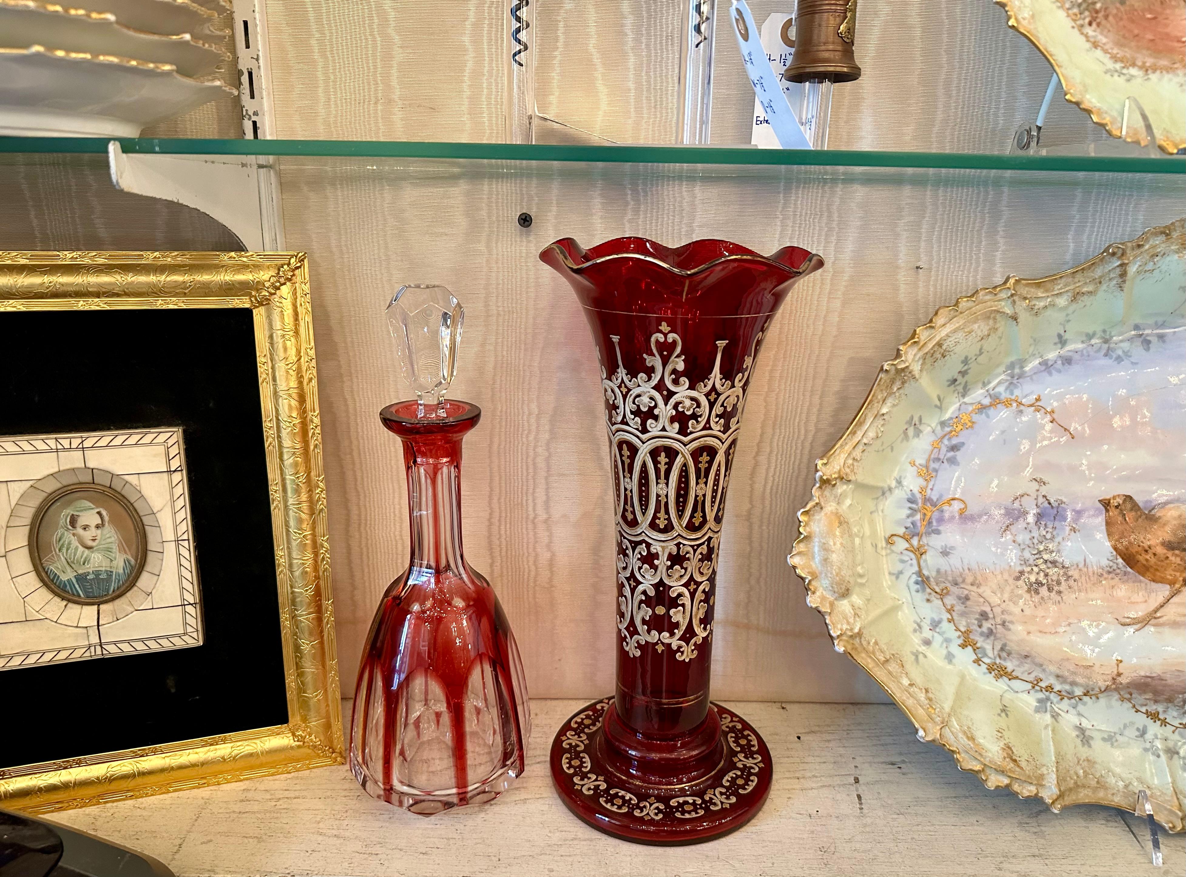 Antique Cranberry Cut to Clear Crystal Wine Decanter with Stopper, Circa 1920. For Sale 2