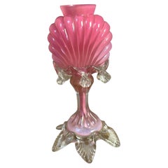 Vaso antico in vetro color mirtillo rosso con decorazioni in rilievo, 1910 circa