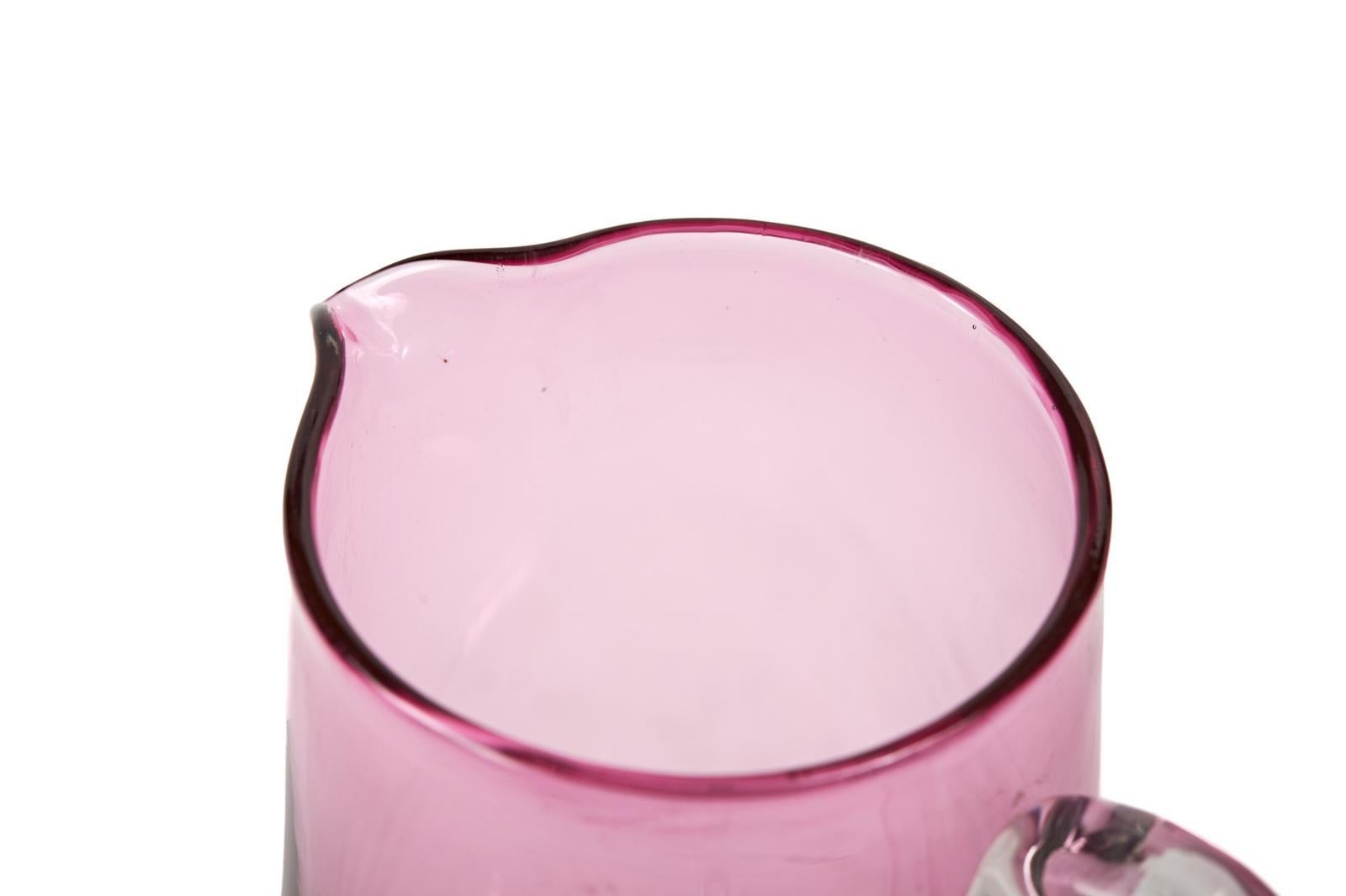 Antique Cranberry Jug with 6 Glasses In Good Condition For Sale In Ipswich, GB
