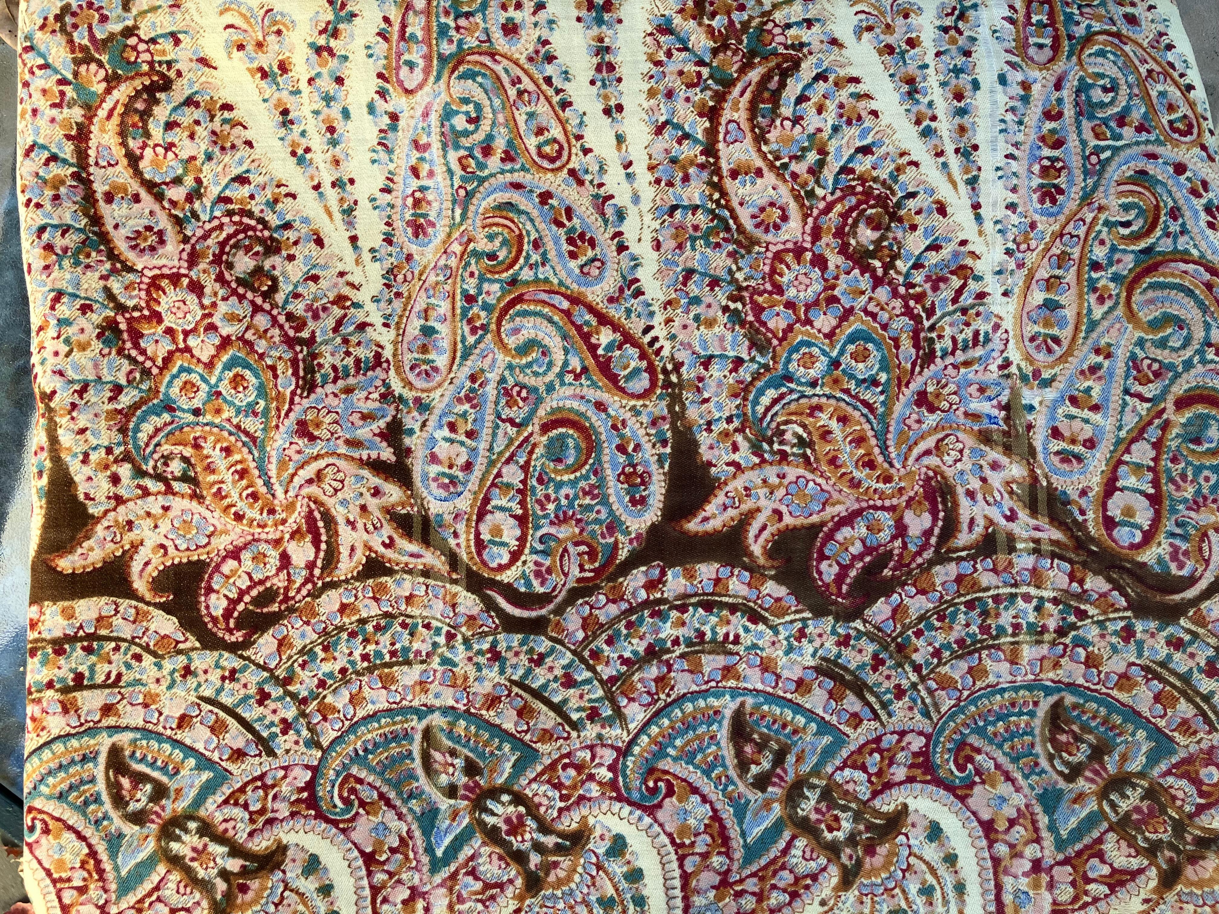 Châle cachemire ancien crème, rose, magenta, marron et vert en vente 7