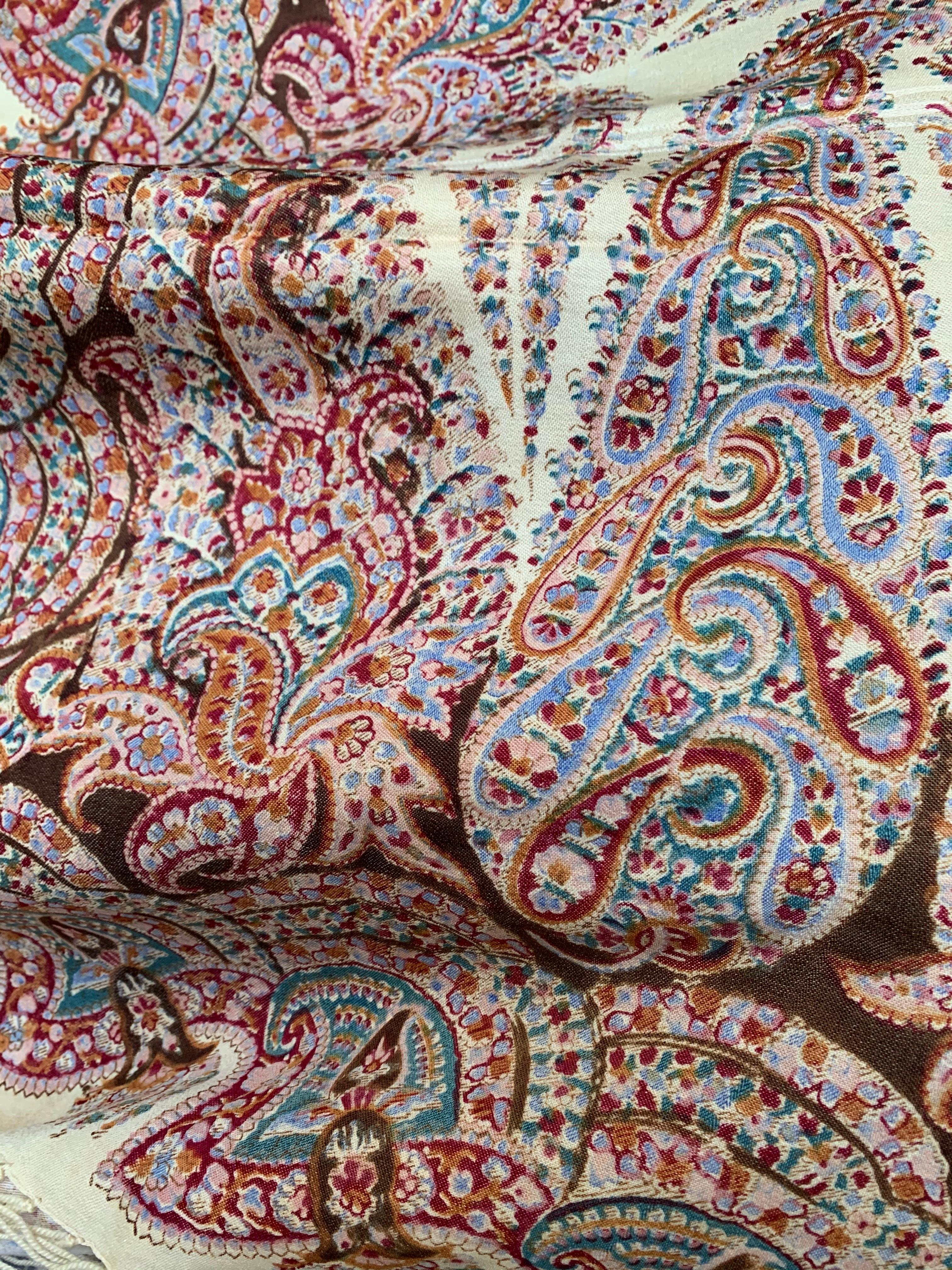 Antiker Schal mit Paisleymuster in Creme, Rosa, Magenta, Braun und Grün (Viktorianisch) im Angebot