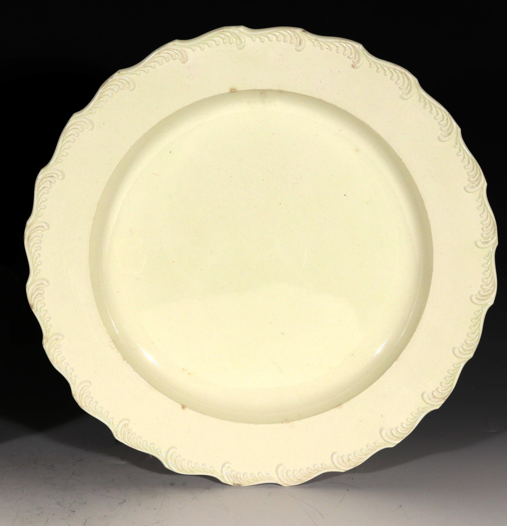 Antique Creamware Feather-Edge Circular Dishes-A Pair In Good Condition In Downingtown, PA