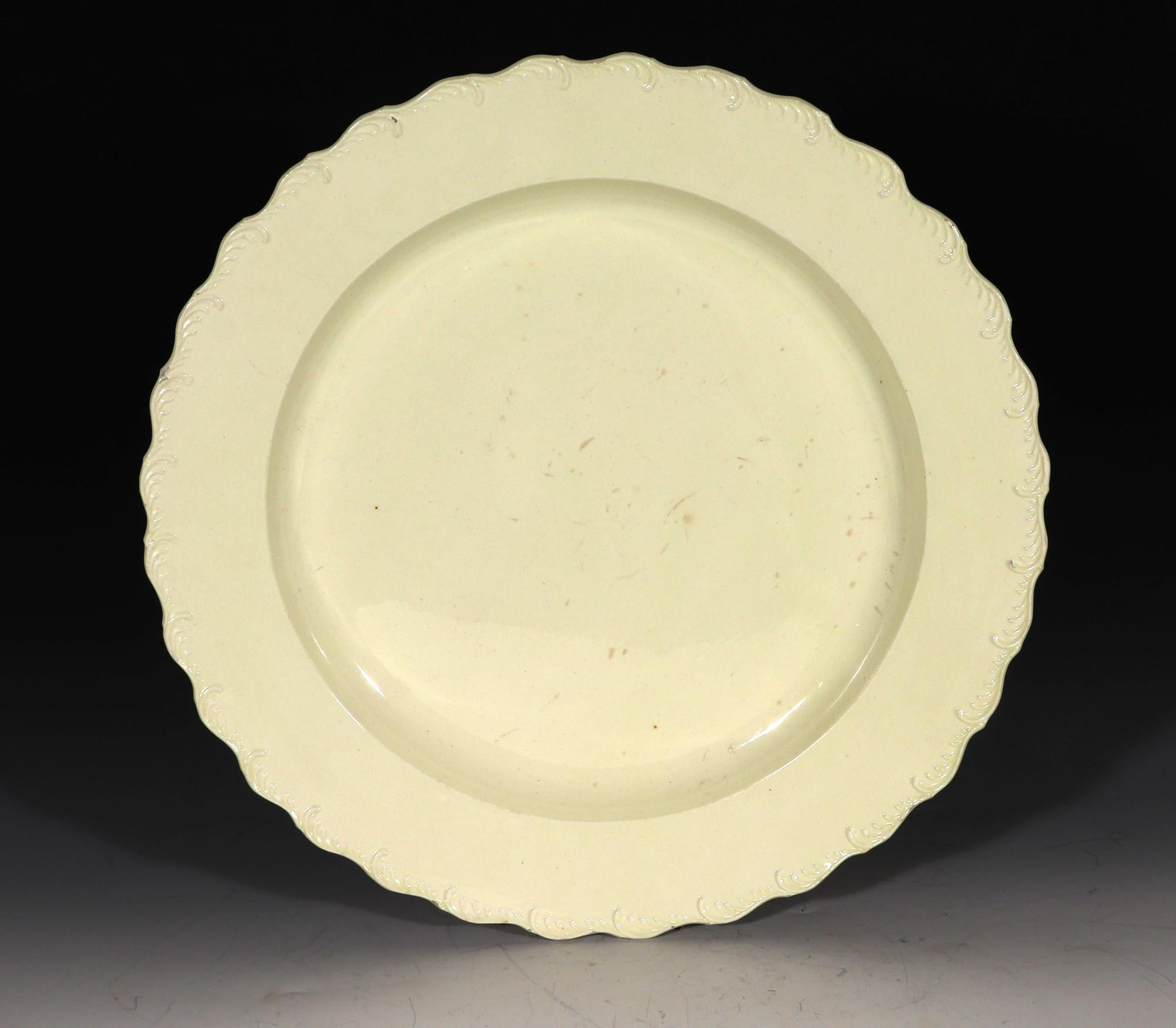 Antique Creamware Feather-Edge Large Circular Dish In Good Condition In Downingtown, PA
