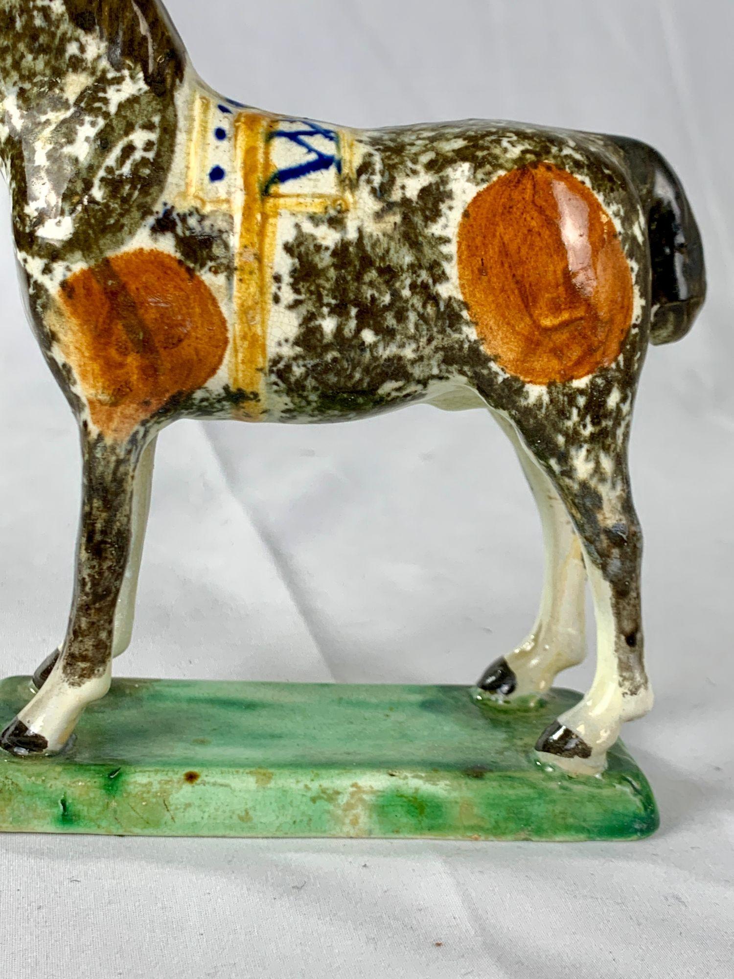 Caballo antiguo de cerámica pintado a mano en St. Anthony's Pottery Circa 1800 Arte popular en venta