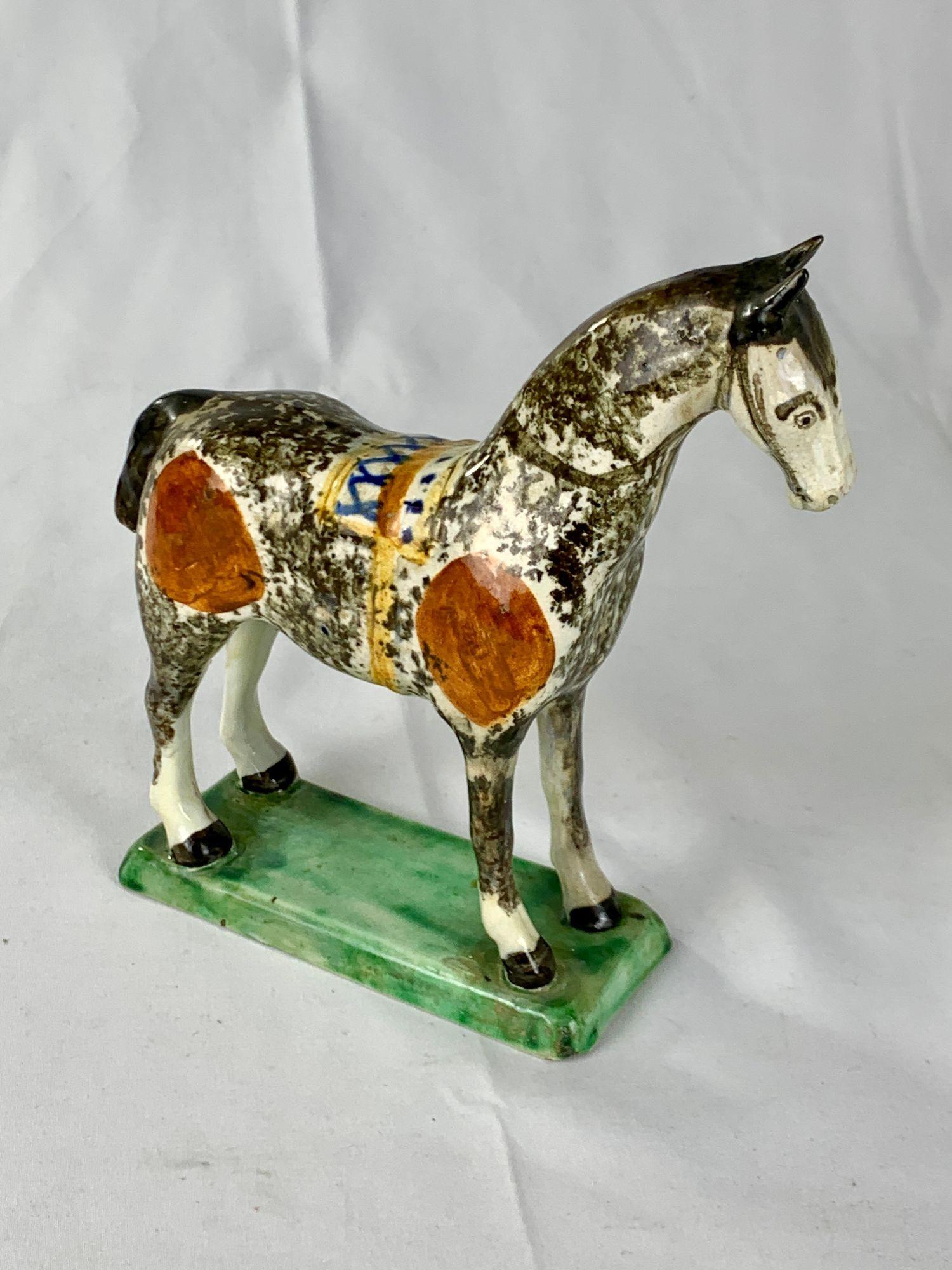 Caballo antiguo de cerámica pintado a mano en St. Anthony's Pottery Circa 1800 siglo XIX en venta