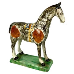 Caballo antiguo de cerámica pintado a mano en St. Anthony's Pottery Circa 1800