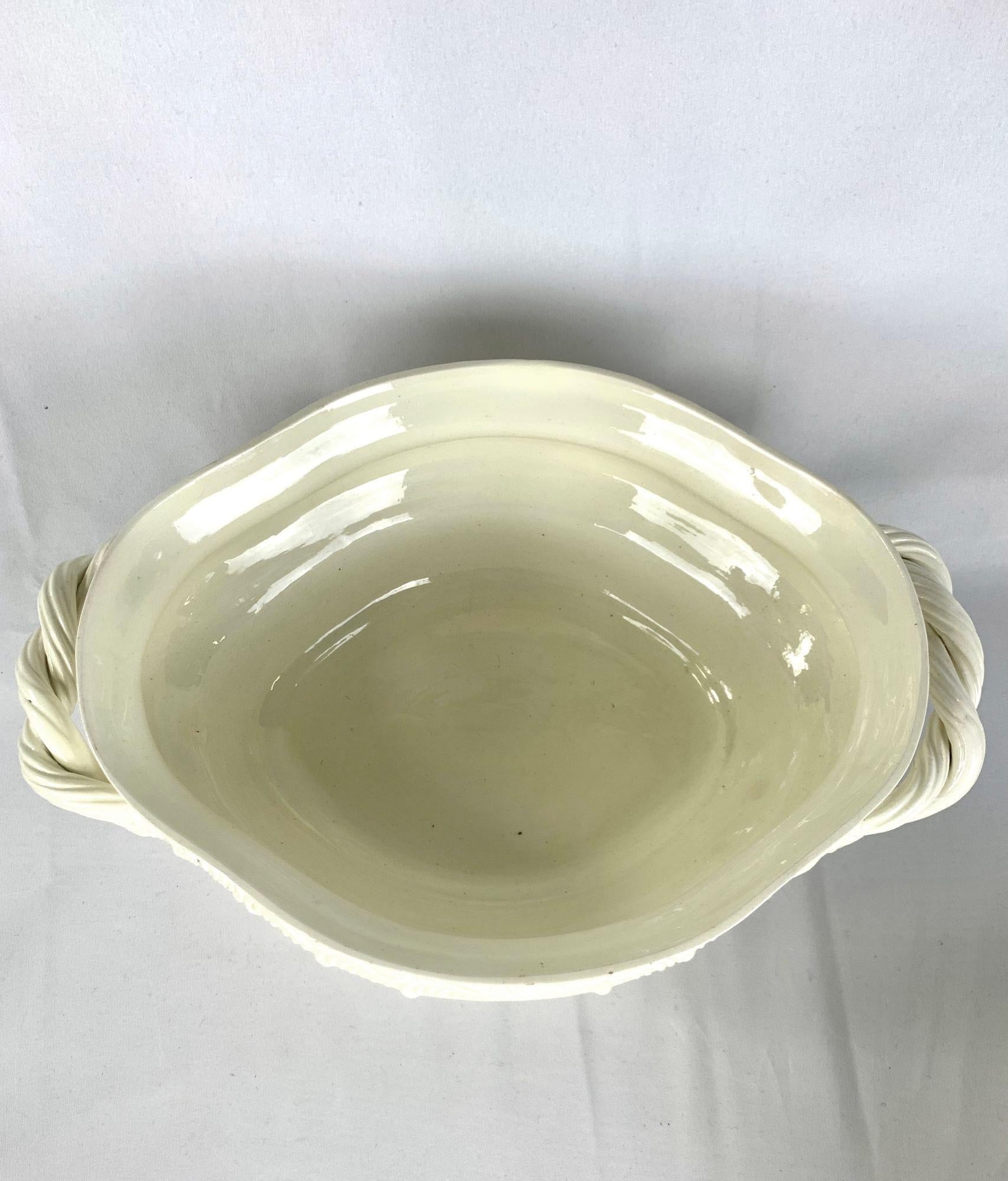 Antique English Creamware Tureen by Leeds Pottery, Made Circa 1780 2
