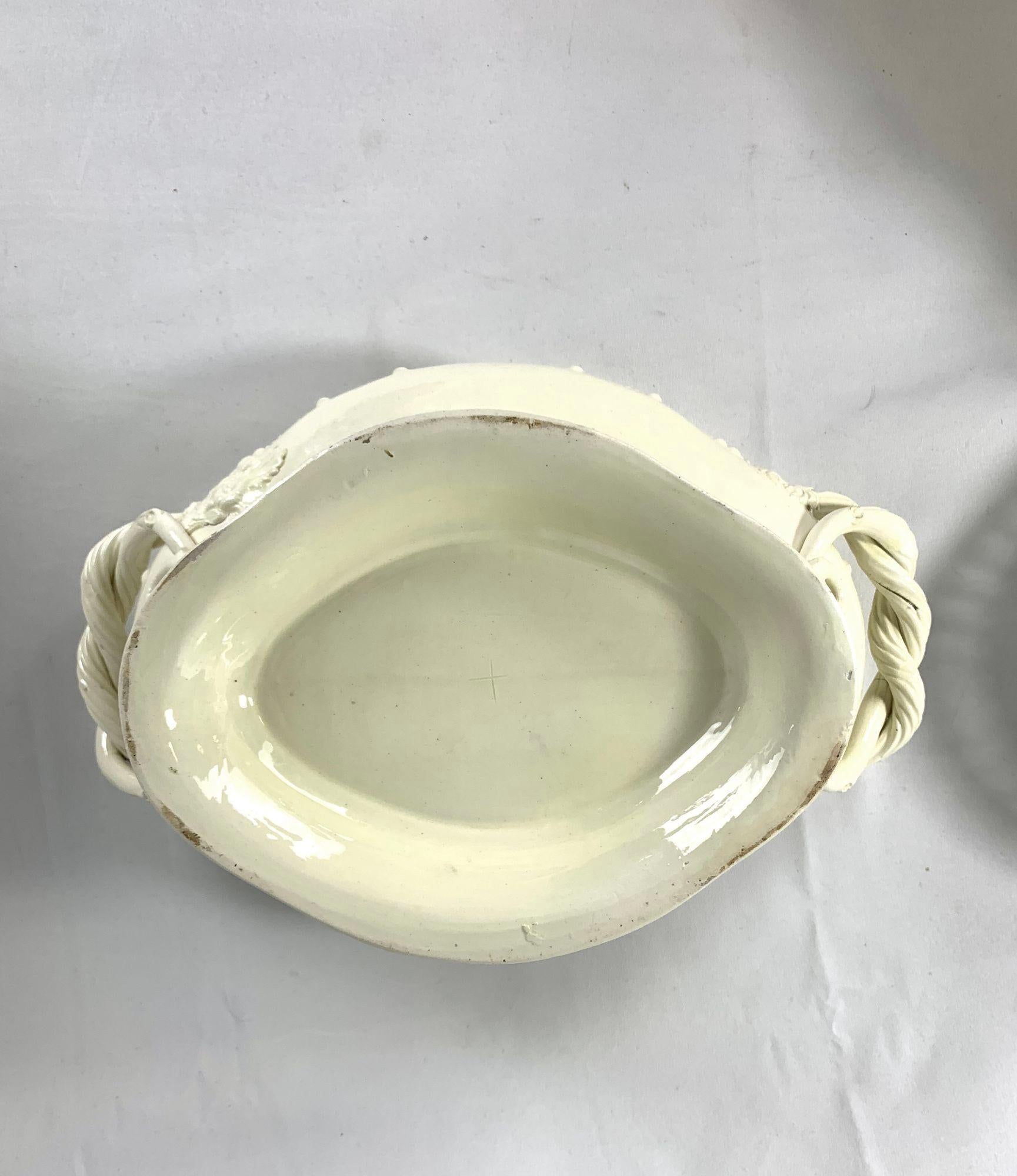 Antique English Creamware Tureen by Leeds Pottery, Made Circa 1780 3
