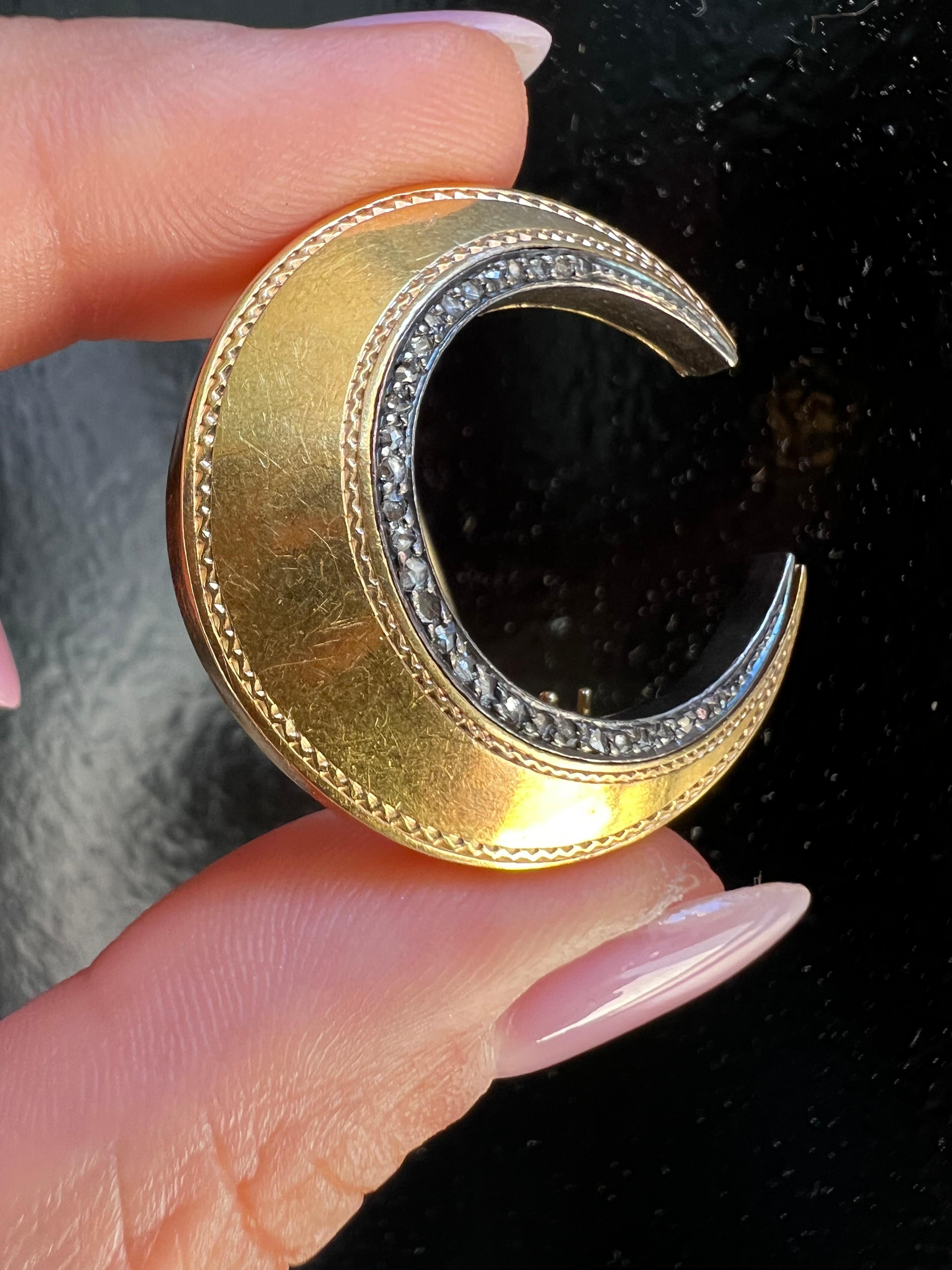Broche ancienne Croissant de Lune Diamants taille rose Or jaune 18k Napoléon III Bon état - En vente à Mārupe, LV
