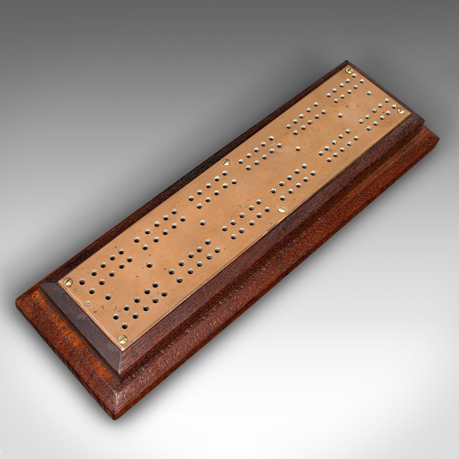 Ottone Antica tavola da cribbage, inglese, Oak, ottone, tabellone per giochi di carte, Circa 1920 in vendita