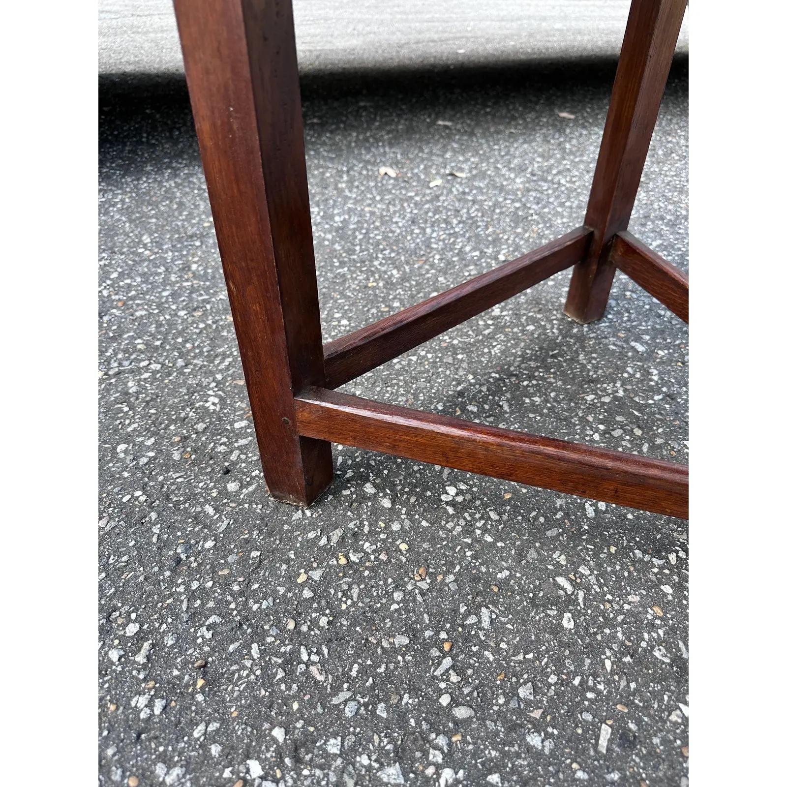 Antique Cricket Table In Good Condition For Sale In Nashville, TN