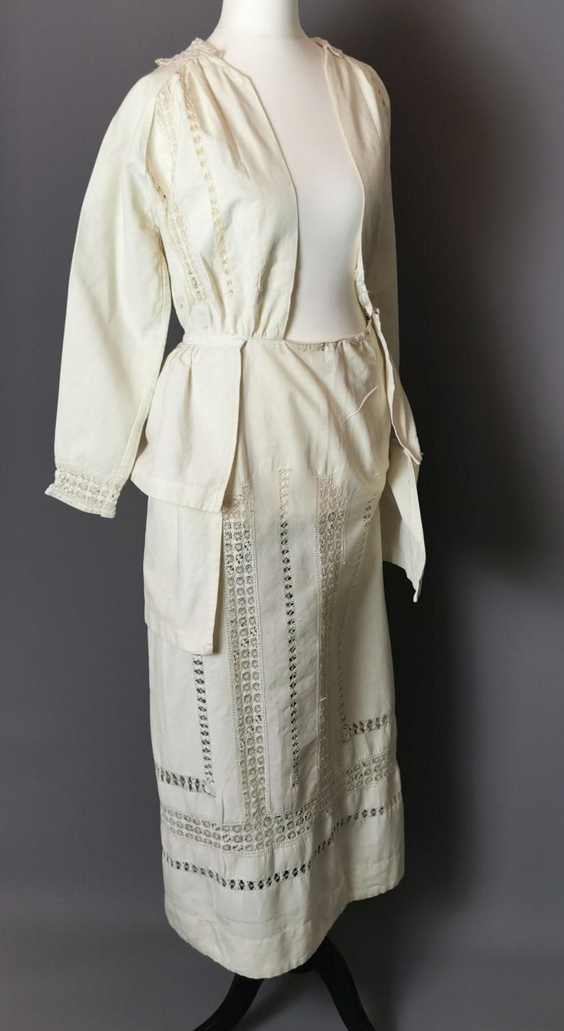 Robe de jour et robe de promenade ancienne en crochet, deux pièces  en vente 2