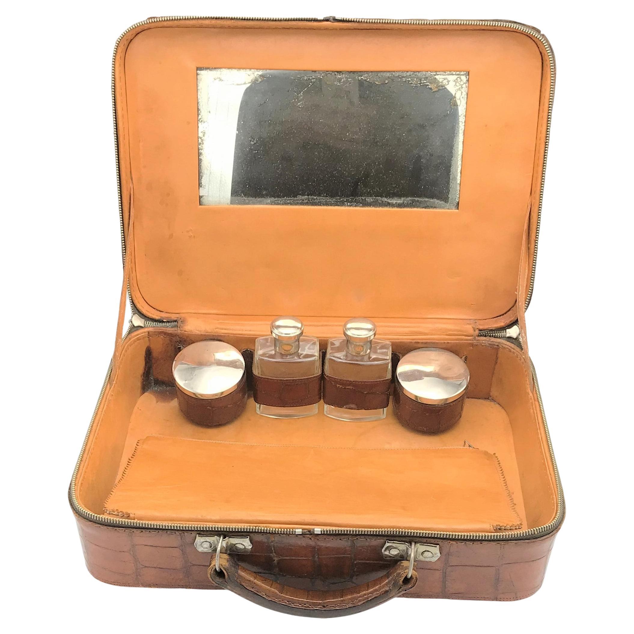 Estuche de Belleza Antiguo de Cocodrilo alrededor del Siglo XIX Reino Unido en venta